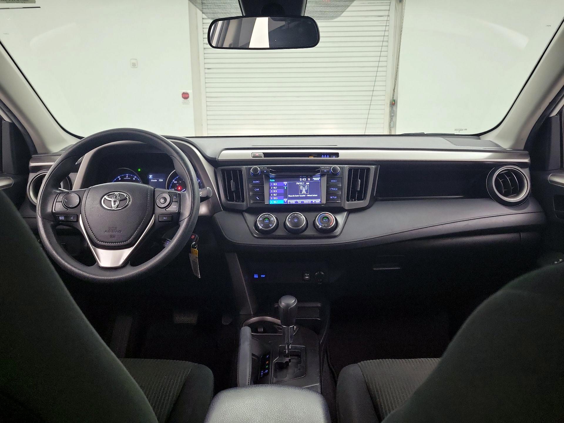 Thumbnail: 2018 Toyota RAV4 - 9