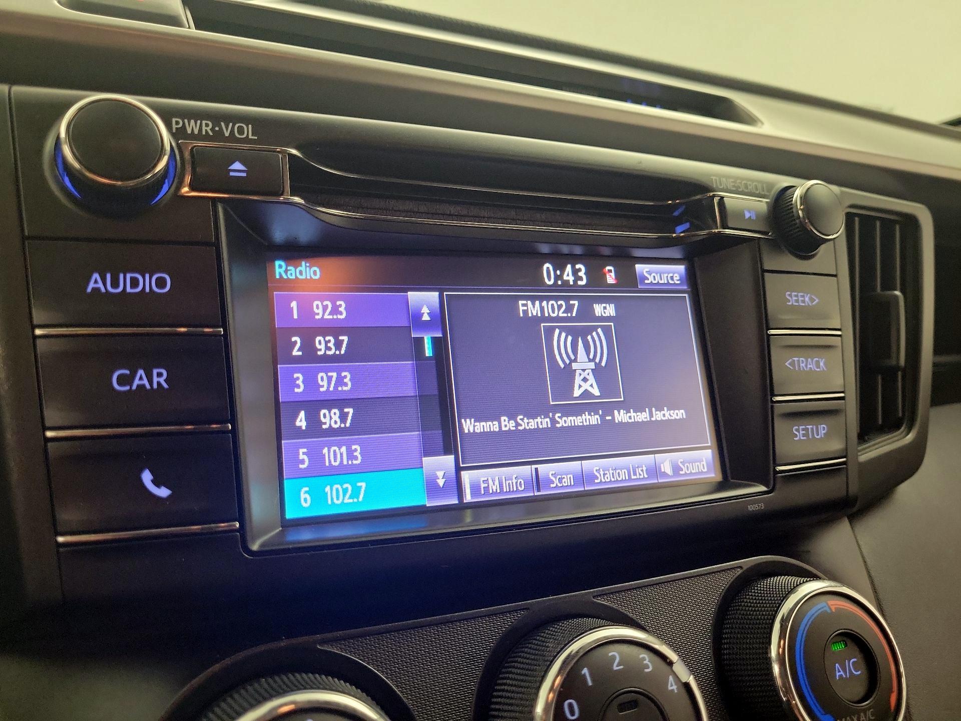 Thumbnail: 2018 Toyota RAV4 - 15