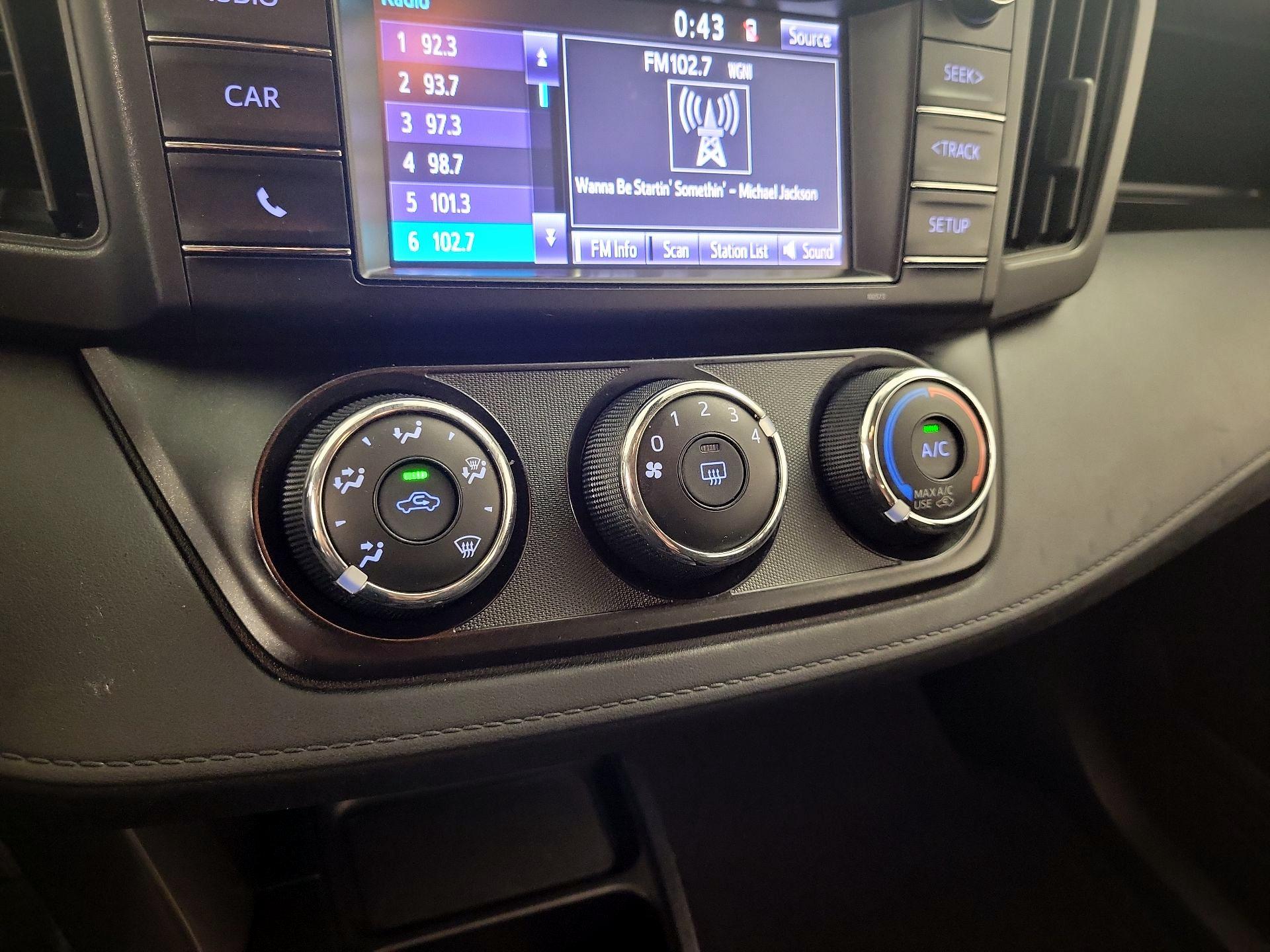 Thumbnail: 2018 Toyota RAV4 - 16