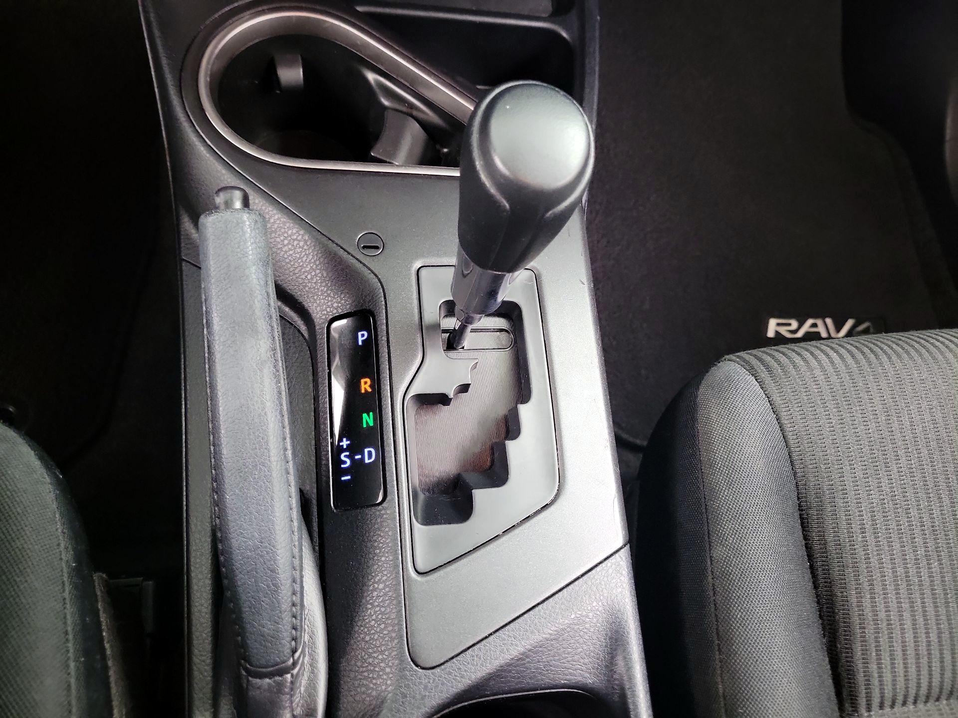 Thumbnail: 2018 Toyota RAV4 - 17