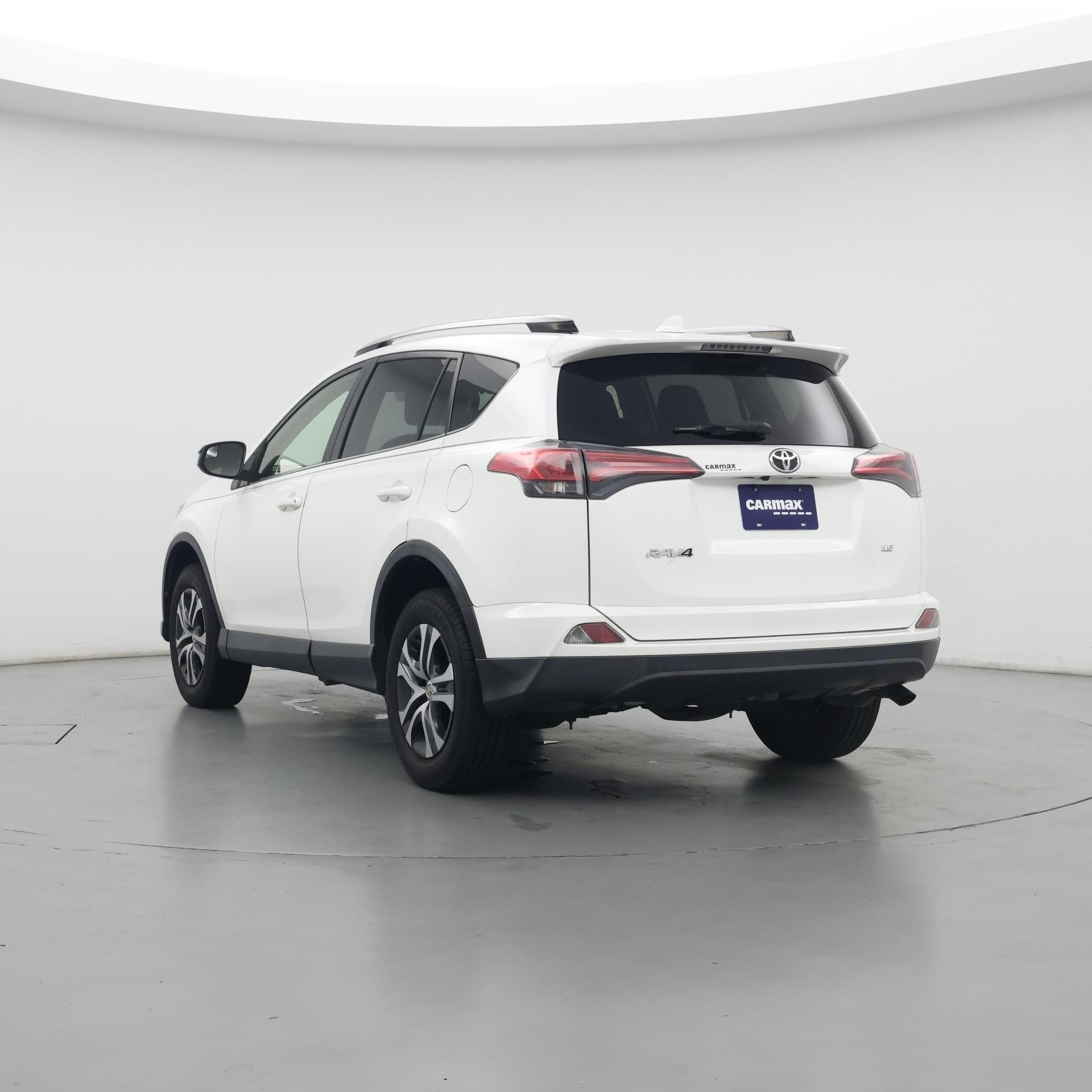 Thumbnail: 2018 Toyota RAV4 - 2