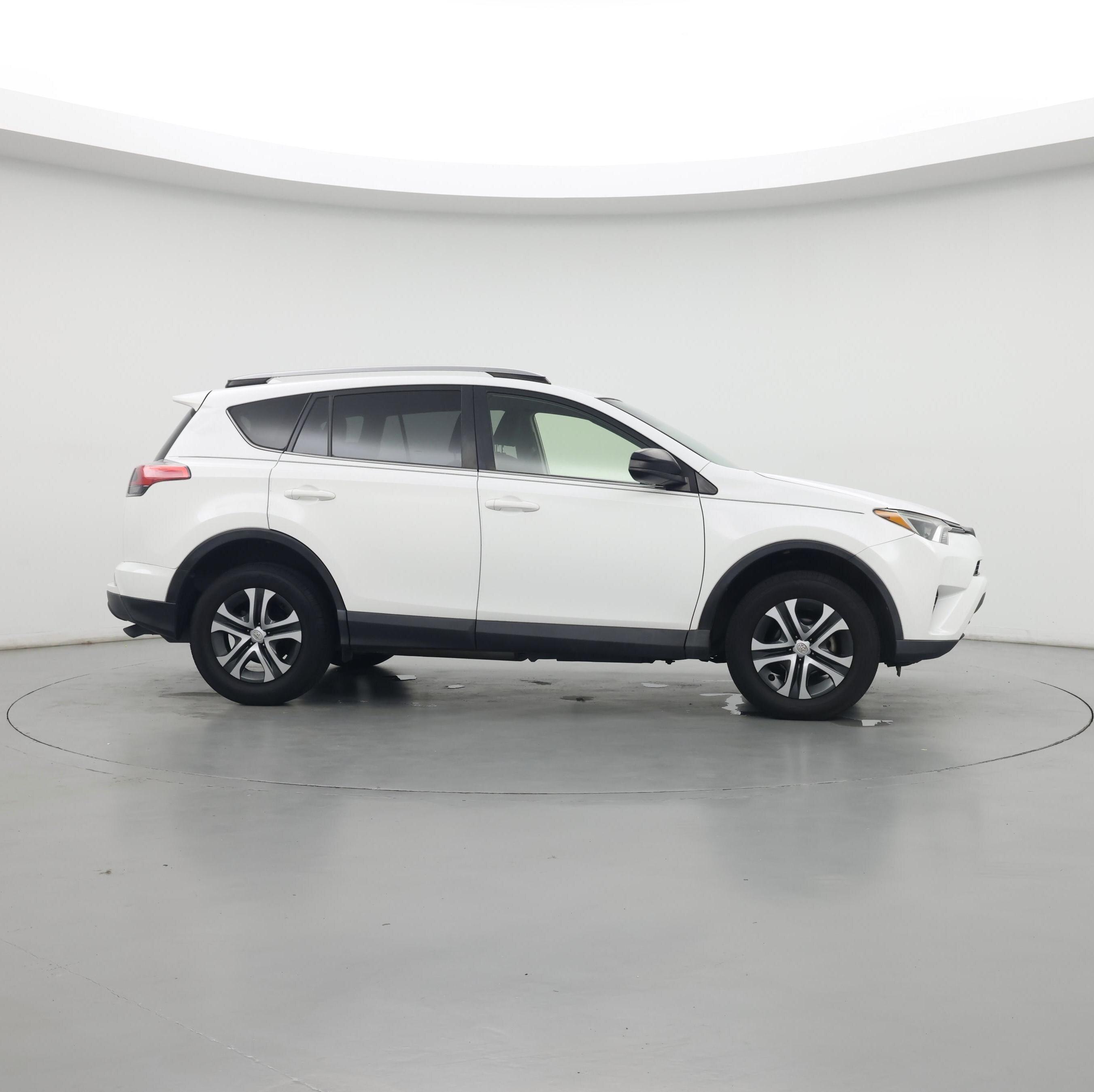Thumbnail: 2018 Toyota RAV4 - 7