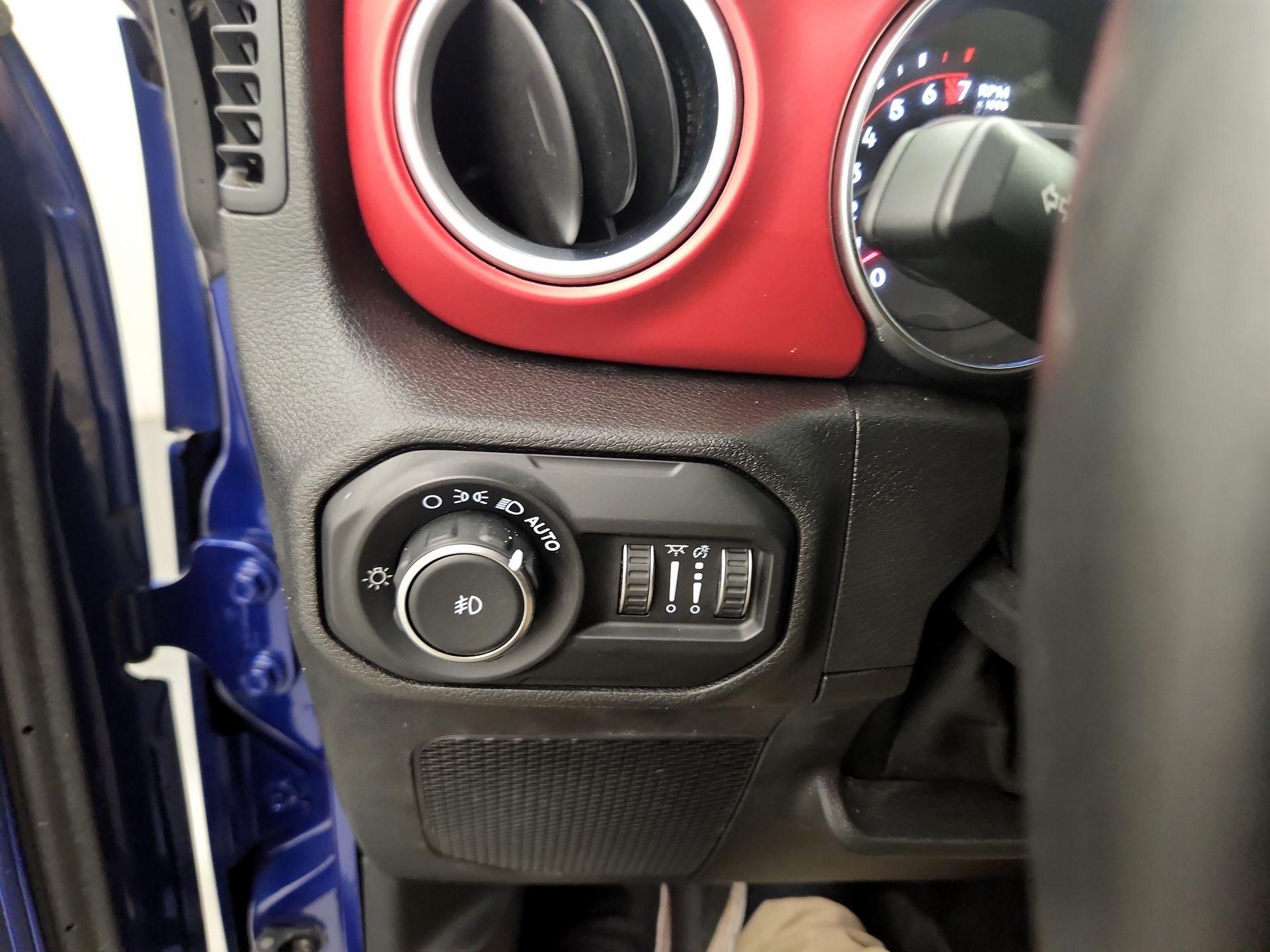 Thumbnail: 2019 Jeep Wrangler - 11