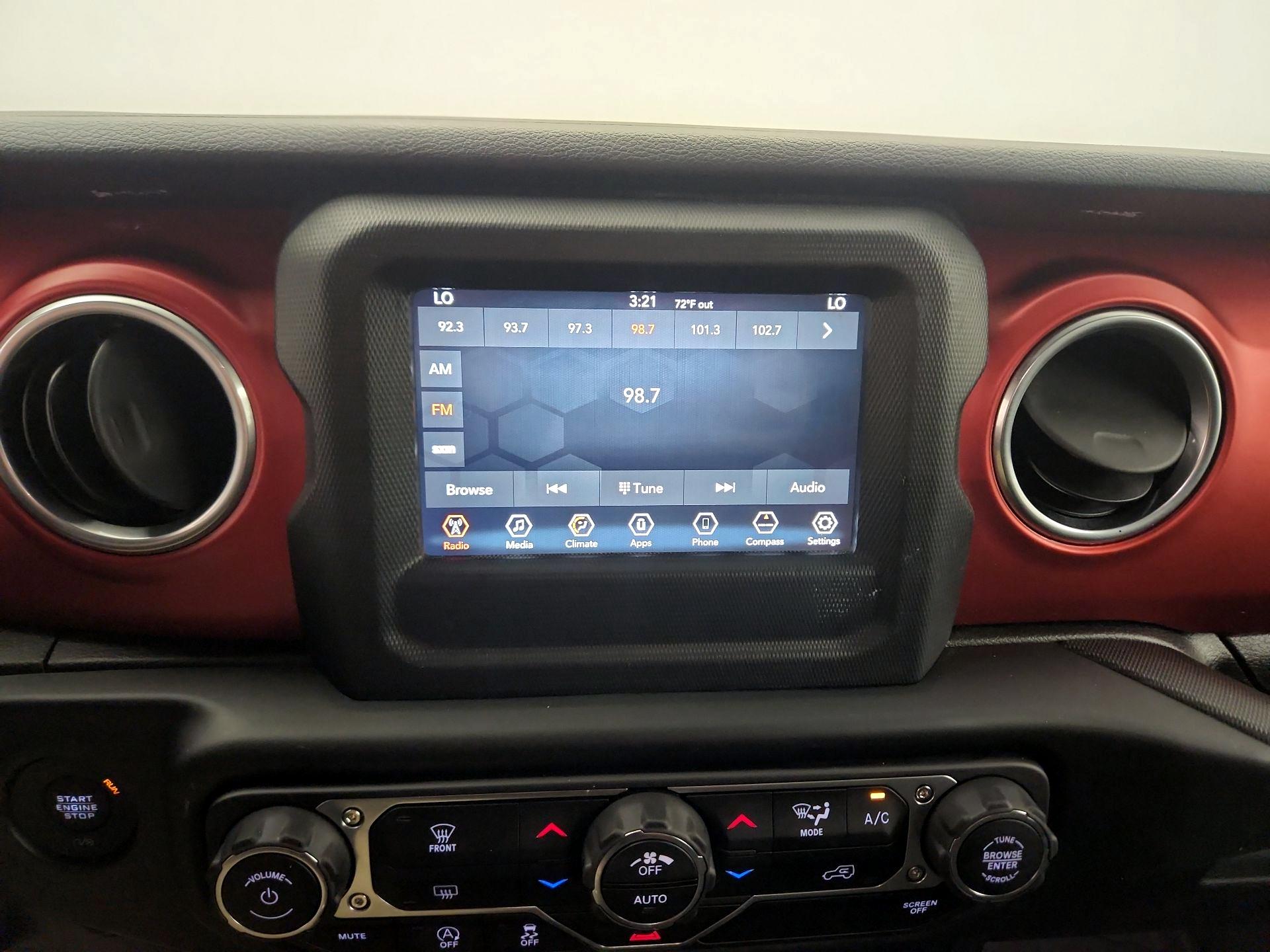 Thumbnail: 2019 Jeep Wrangler - 13