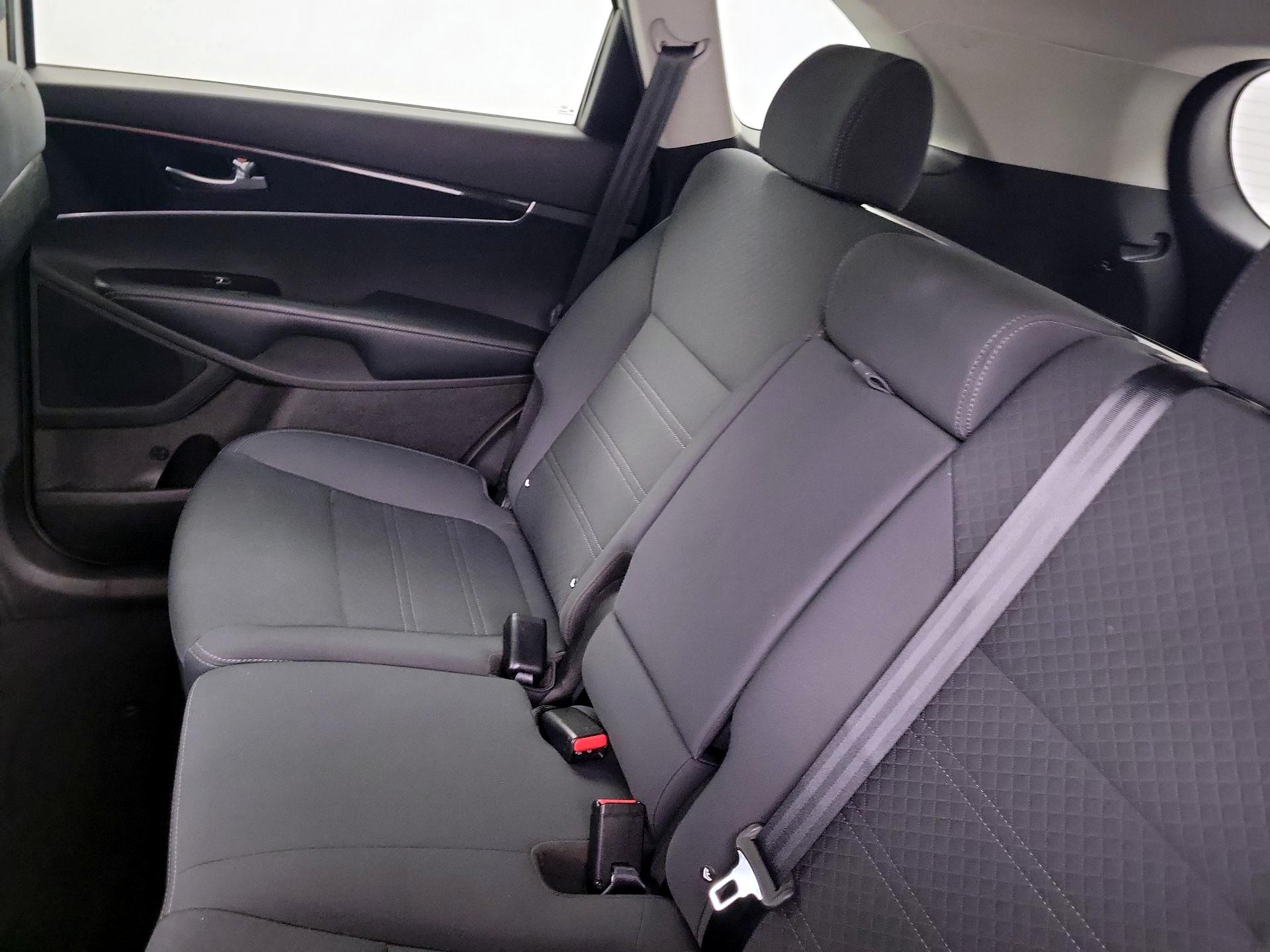 Thumbnail: 2017 Kia Sorento - 17