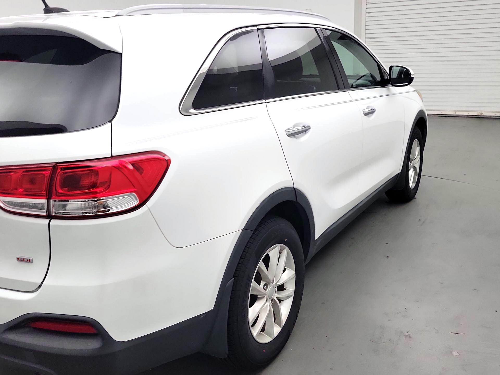Thumbnail: 2017 Kia Sorento - 5