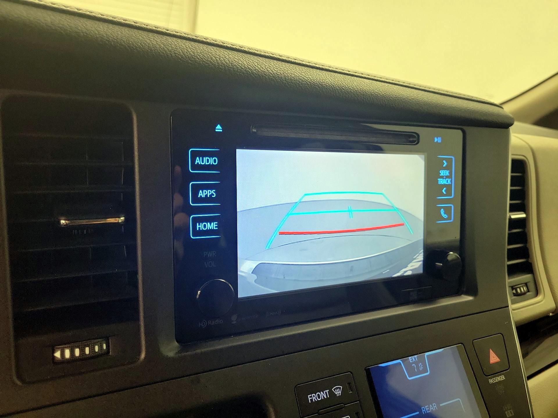 Thumbnail: 2016 Toyota Sienna - 14
