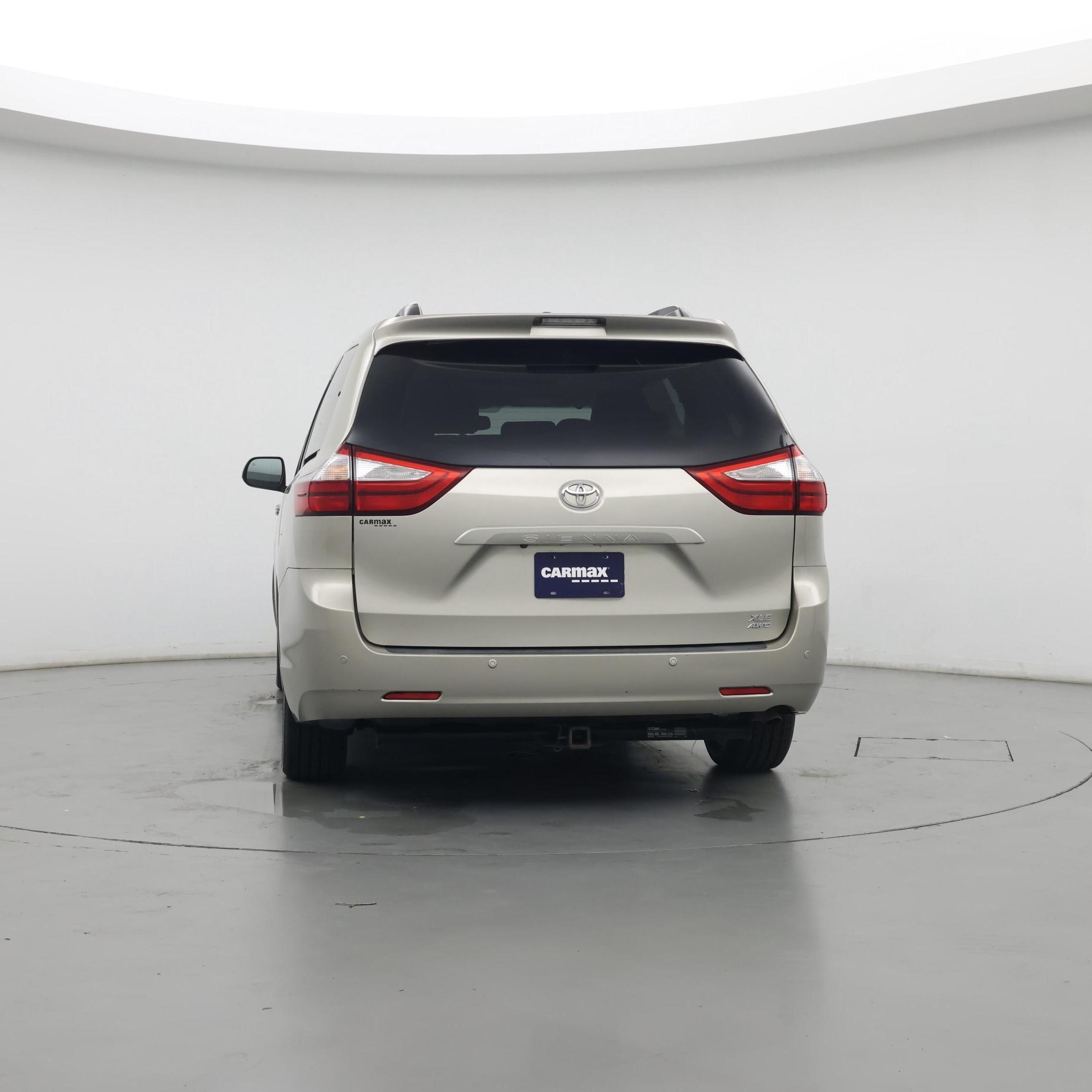 Thumbnail: 2016 Toyota Sienna - 6