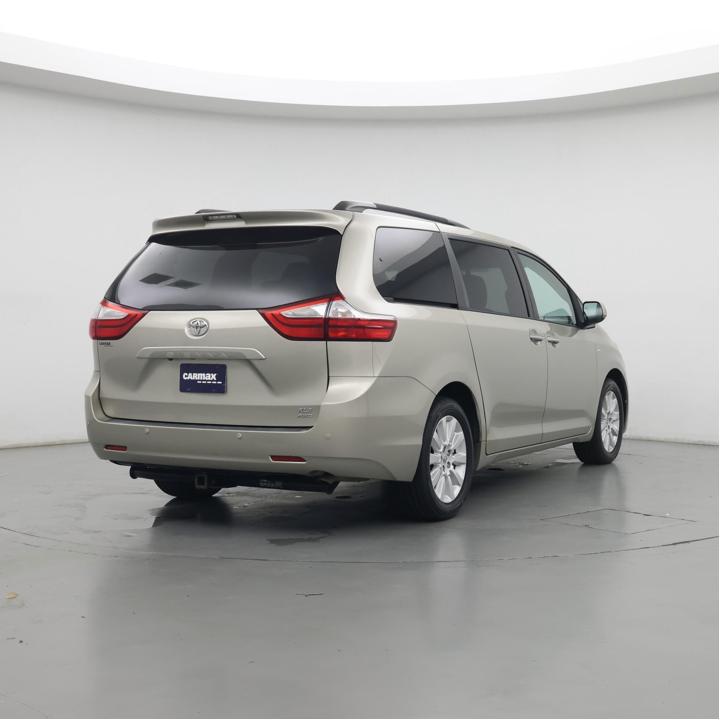 Thumbnail: 2016 Toyota Sienna - 8