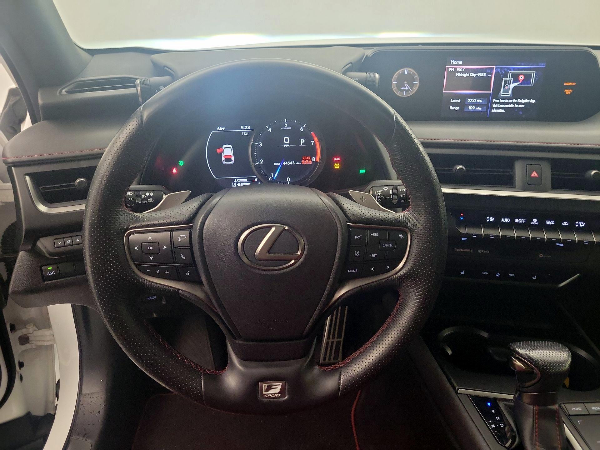 Thumbnail: 2019 Lexus UX - 10