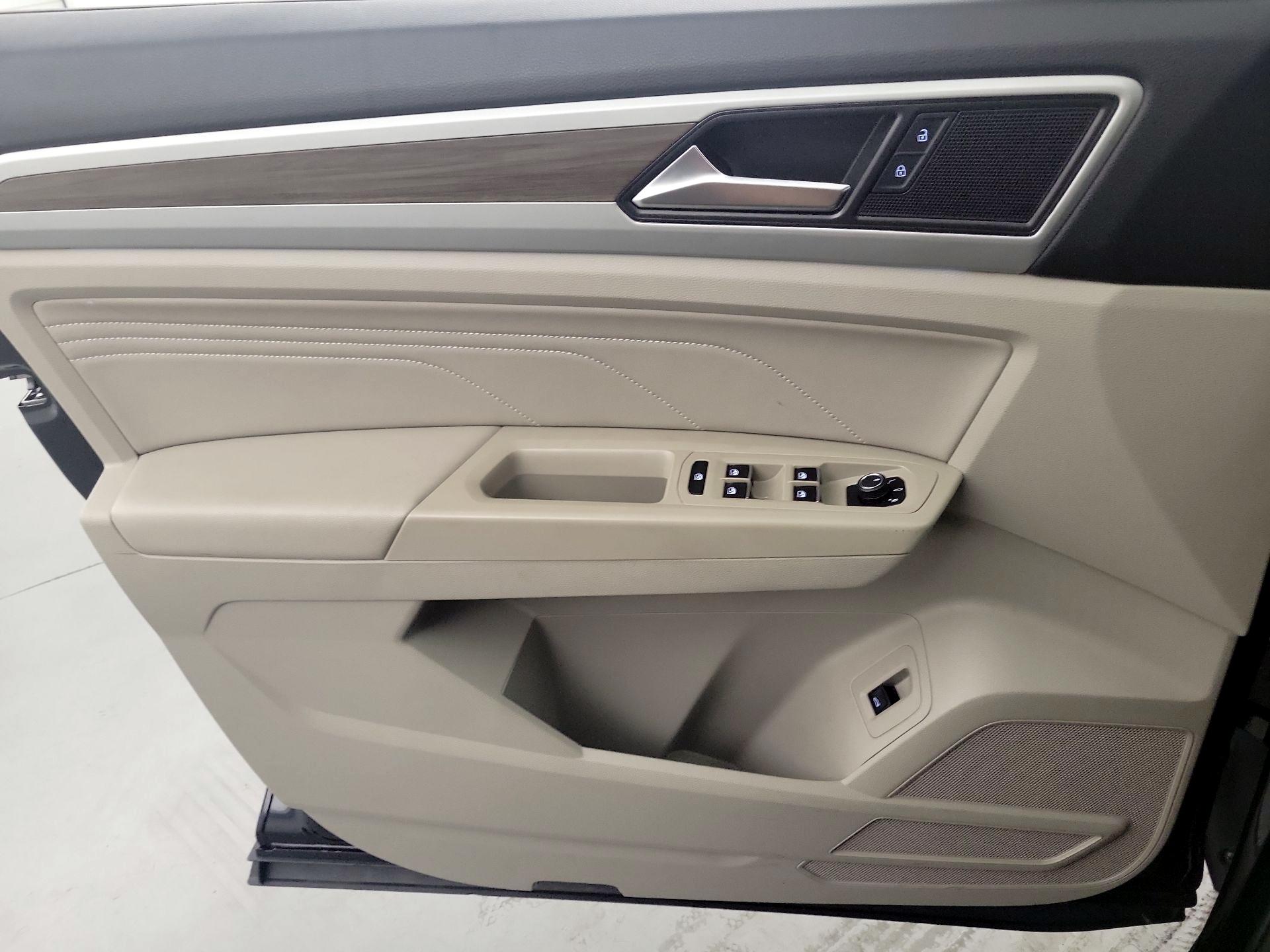 Thumbnail: 2022 Volkswagen Atlas - 12