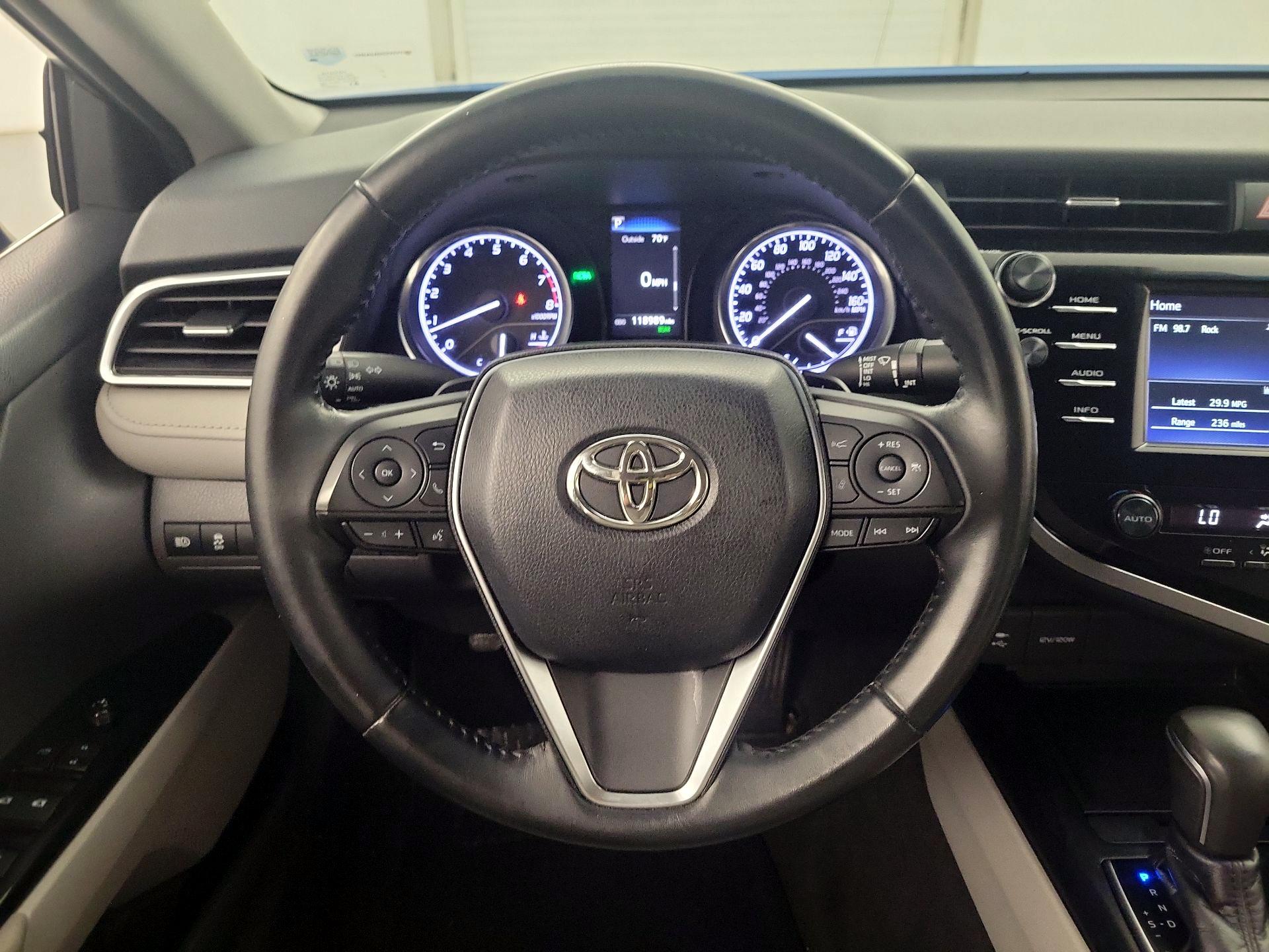Thumbnail: 2018 Toyota Camry - 10
