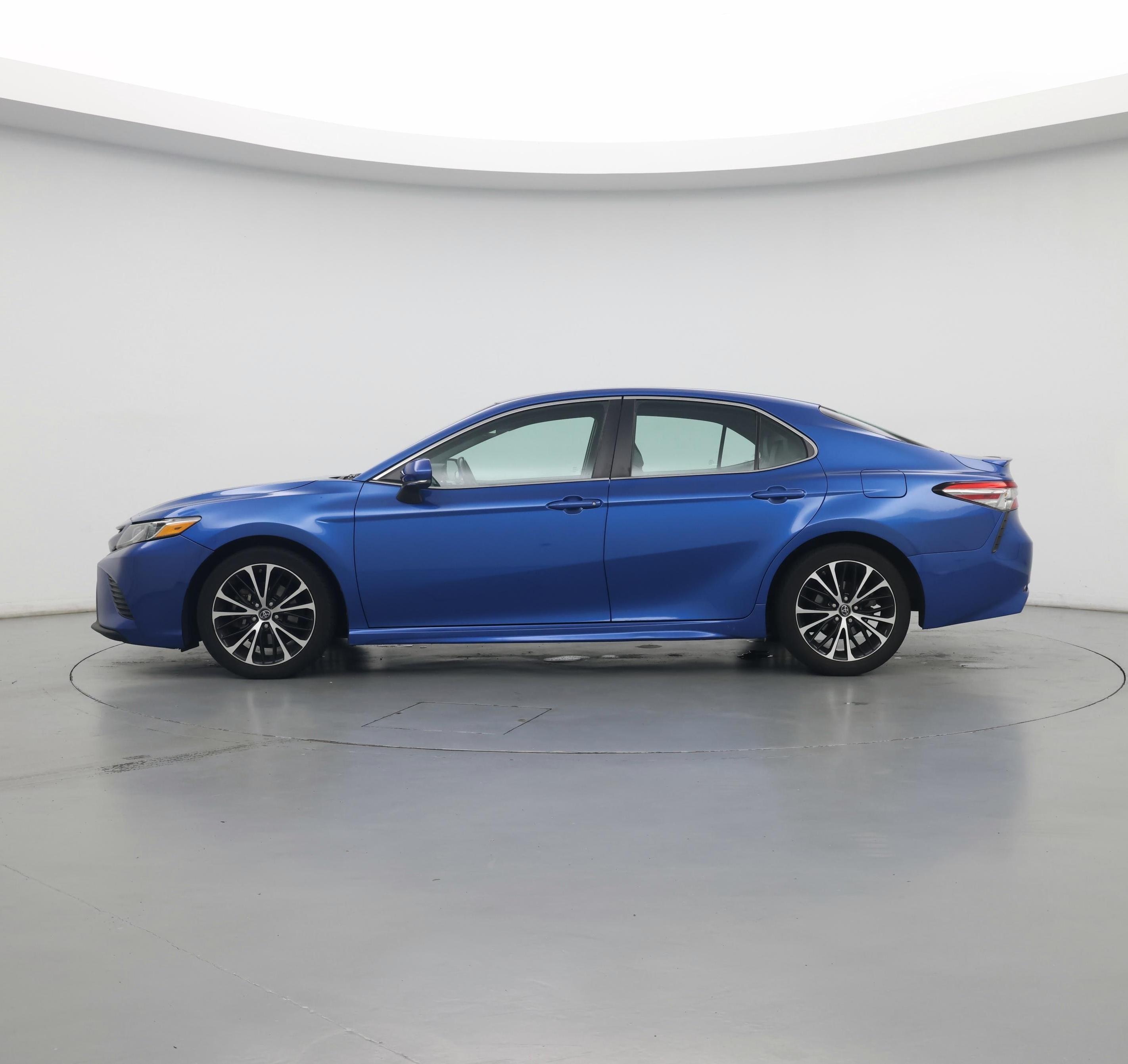 Thumbnail: 2018 Toyota Camry - 3
