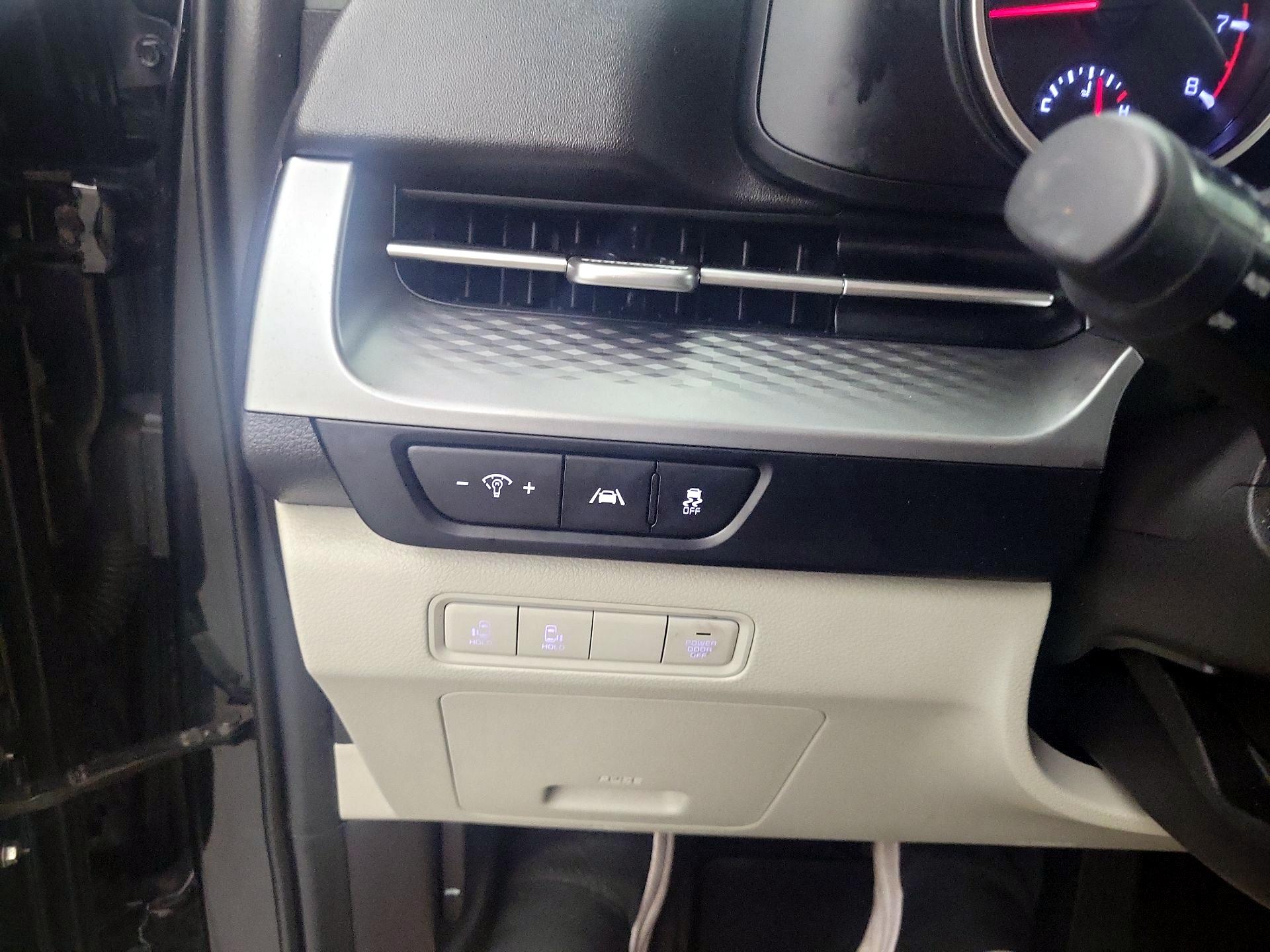 Thumbnail: 2022 Kia Carnival - 13