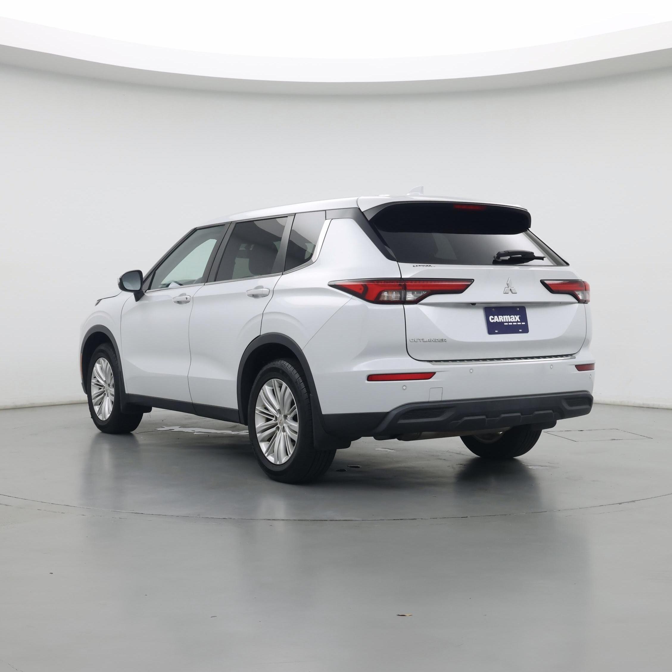 Thumbnail: 2022 Mitsubishi Outlander - 2