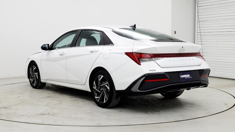 2024 Hyundai Elantra SEL 2