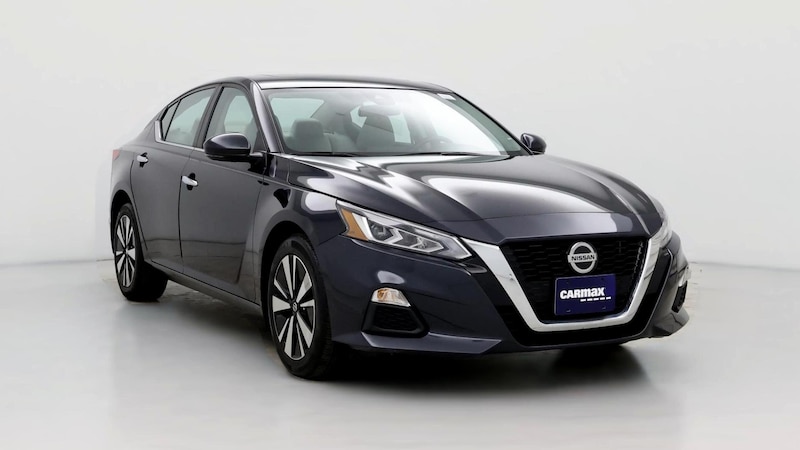 2022 Nissan Altima SV Hero Image