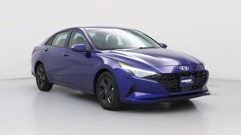 2022 Hyundai Elantra SEL Hero Image