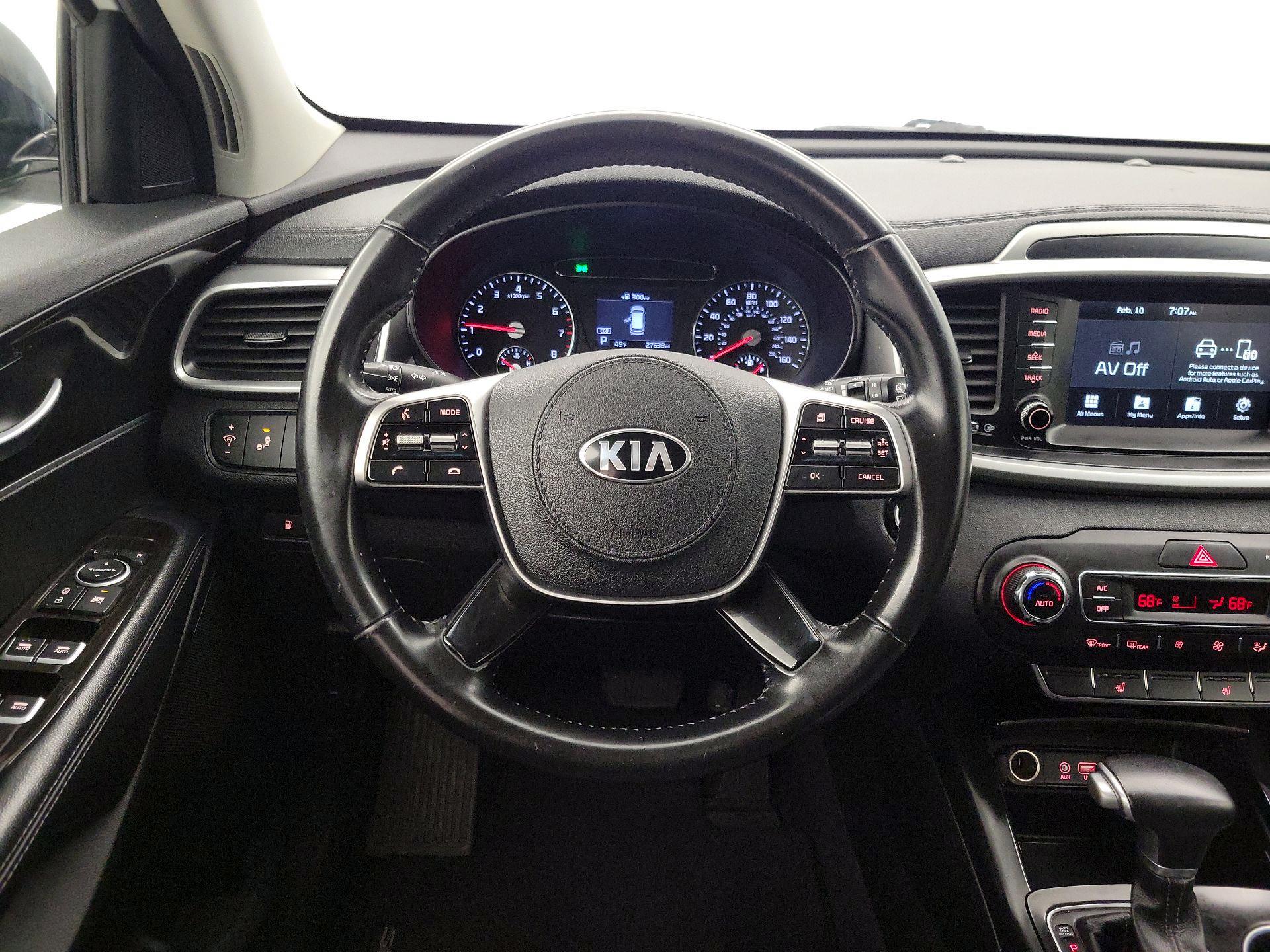 Thumbnail: 2020 Kia Sorento - 10