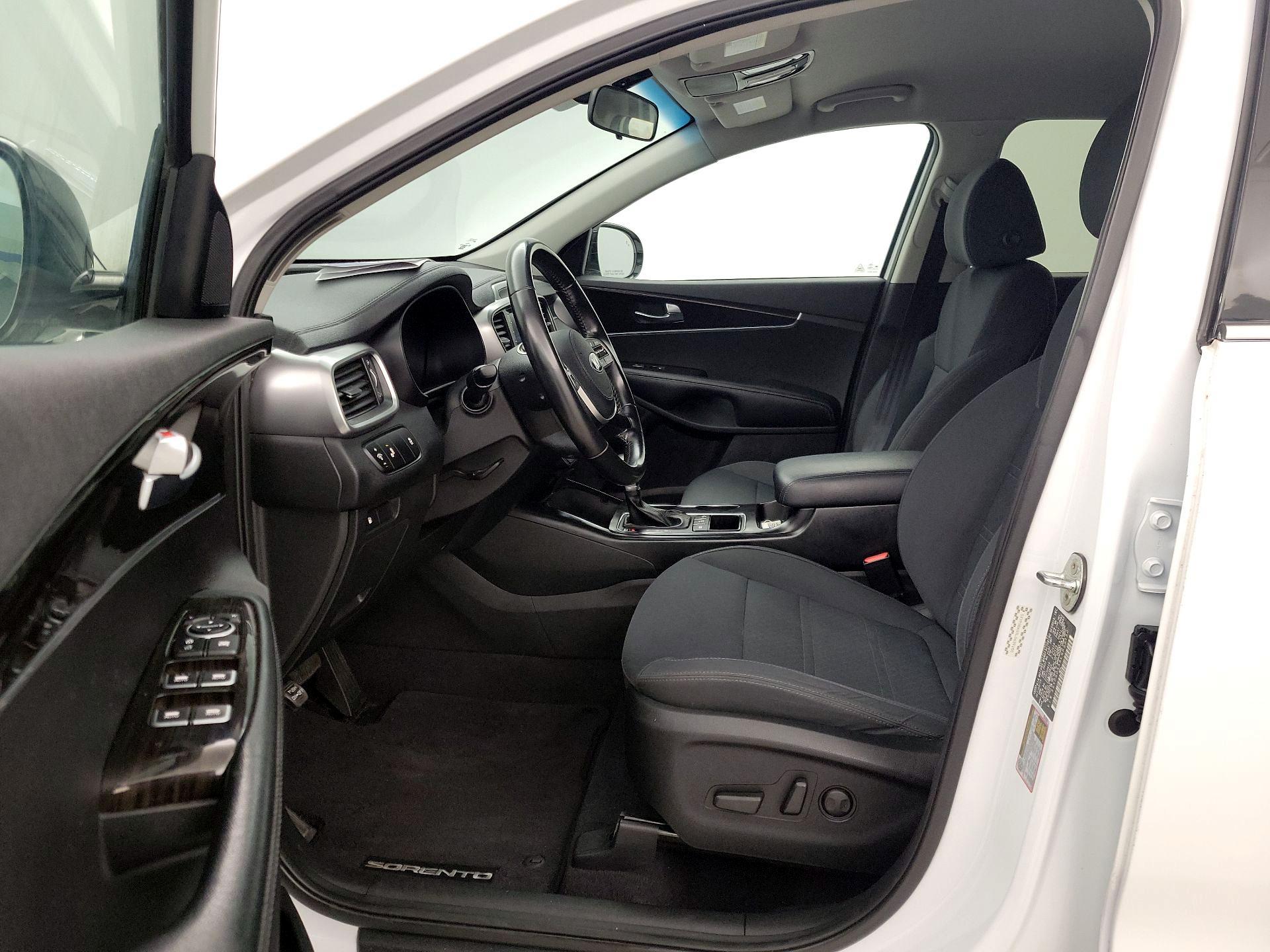 Thumbnail: 2020 Kia Sorento - 11
