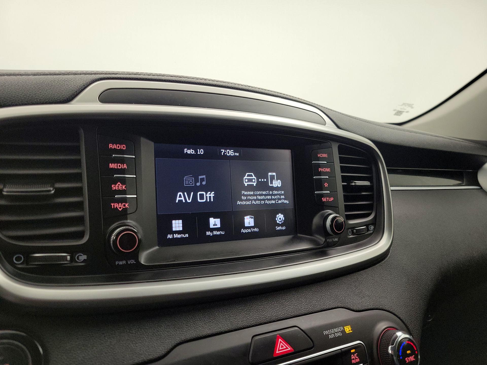 Thumbnail: 2020 Kia Sorento - 15