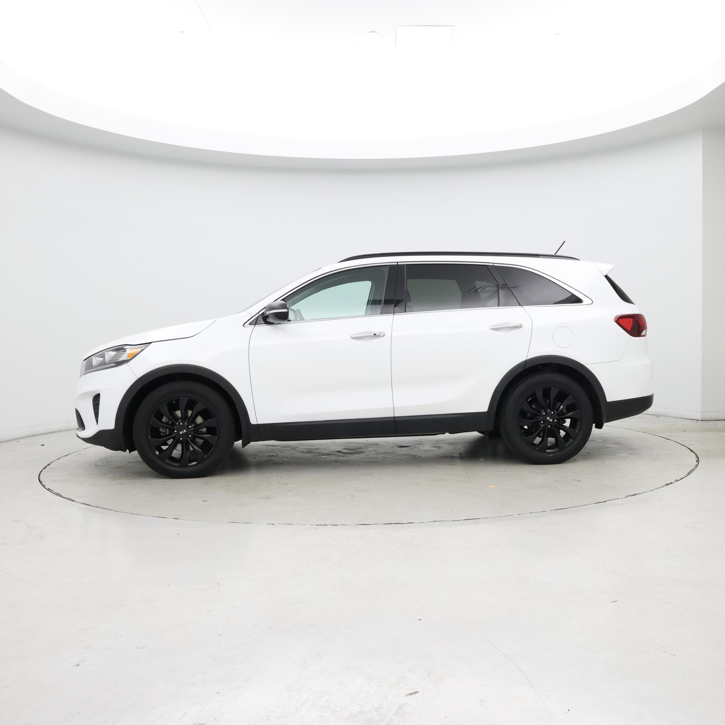 Thumbnail: 2020 Kia Sorento - 3