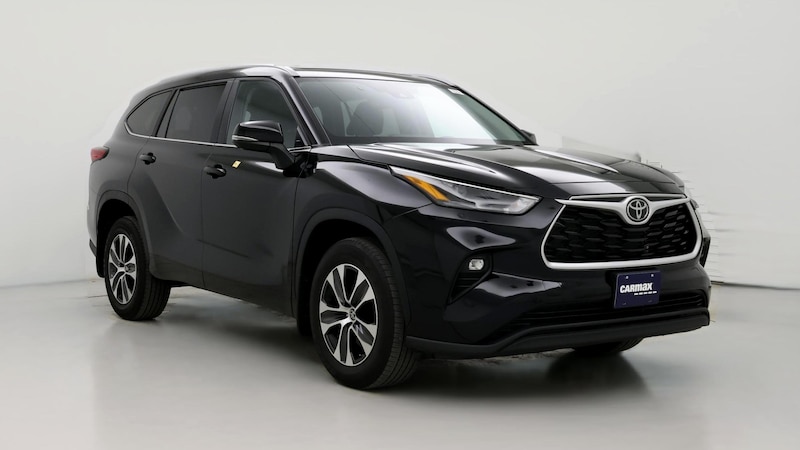 2023 Toyota Highlander XLE Hero Image