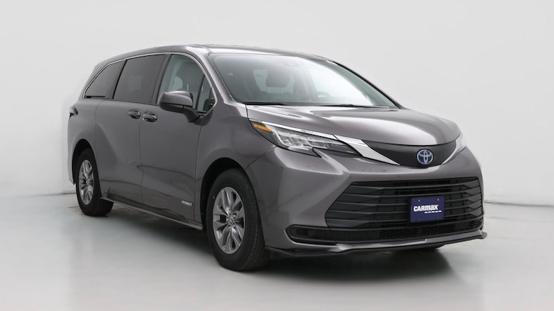 2021 Toyota Sienna LE Hero Image