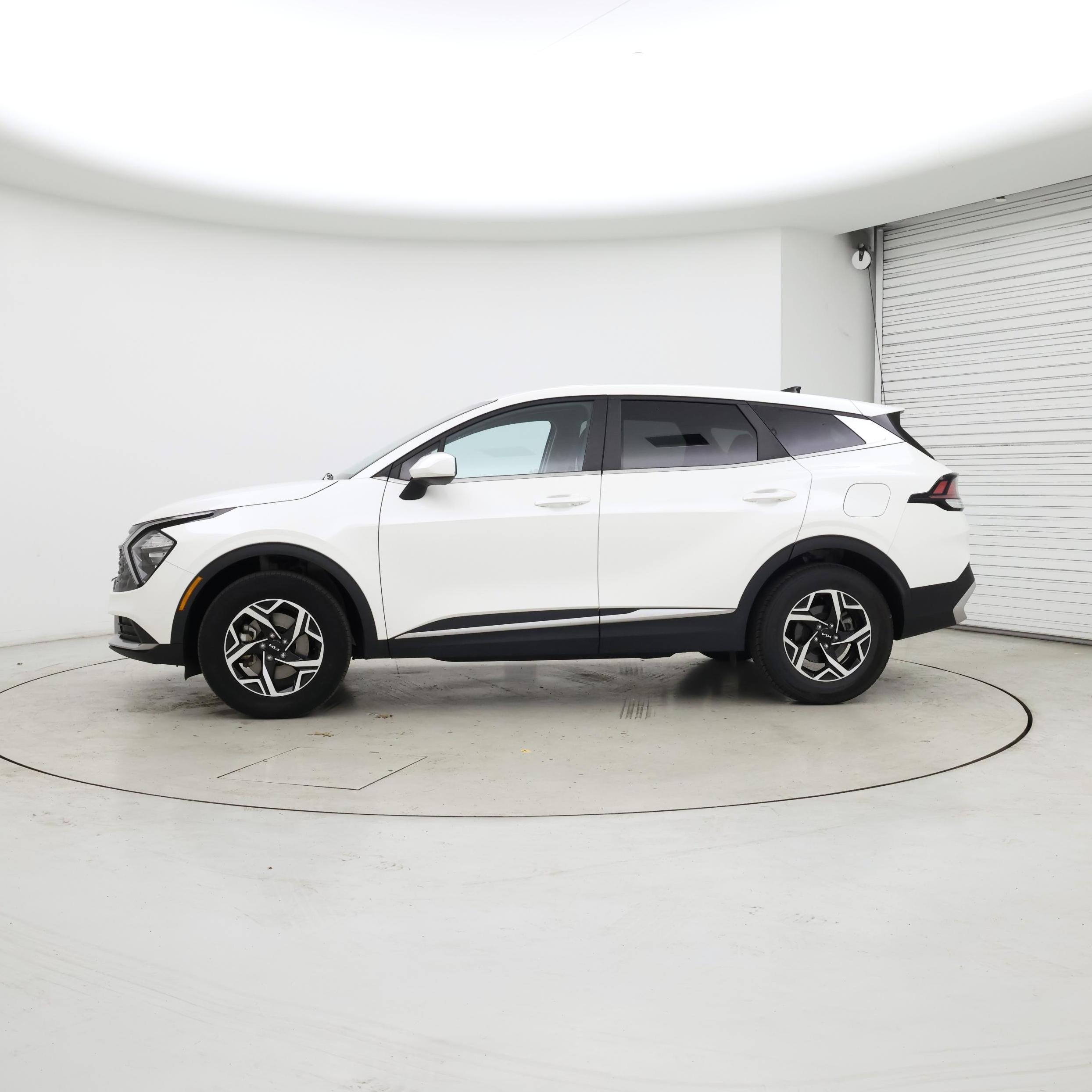 Thumbnail: 2023 Kia Sportage - 3