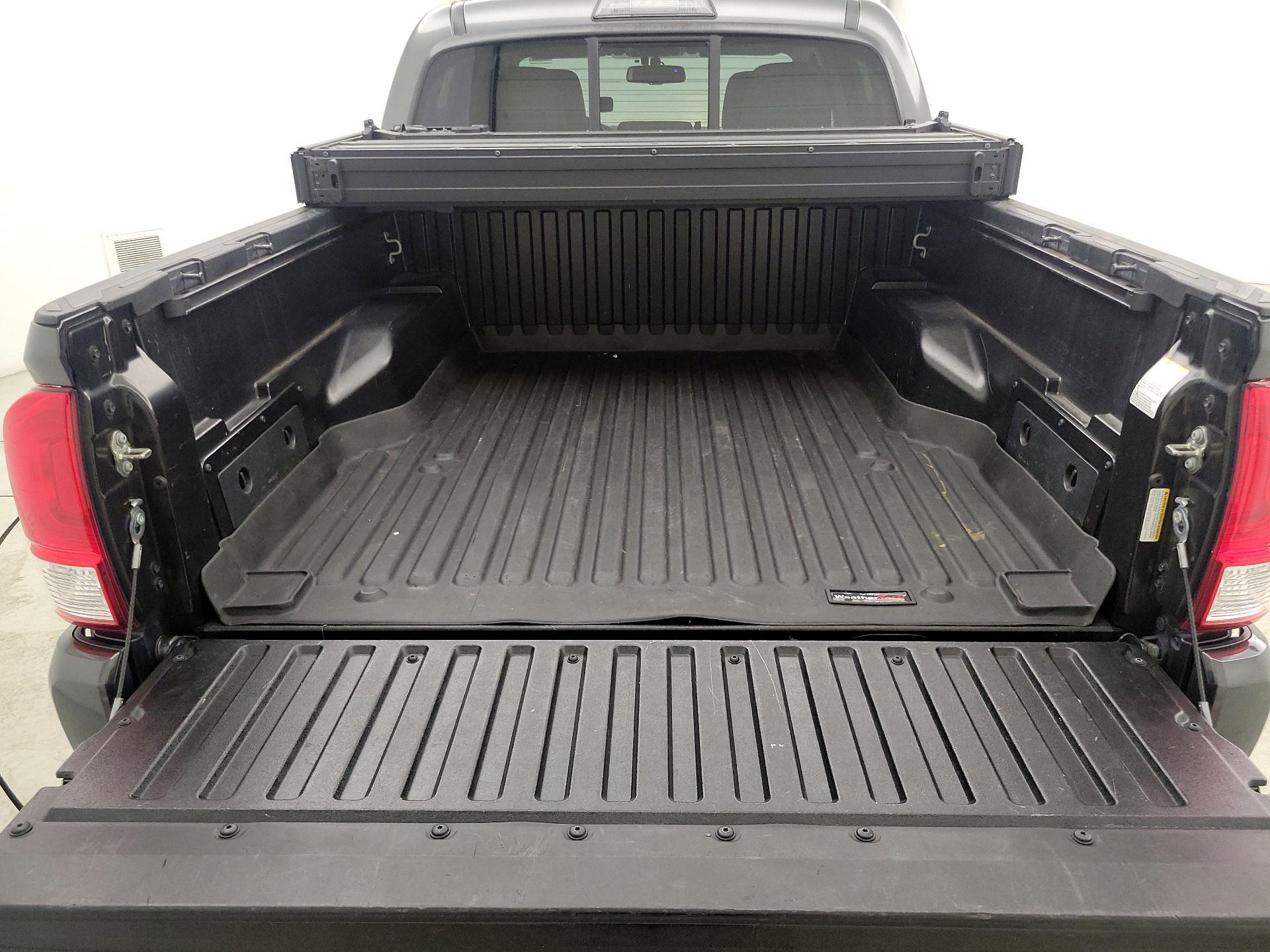 Thumbnail: 2017 Toyota Tacoma - 20