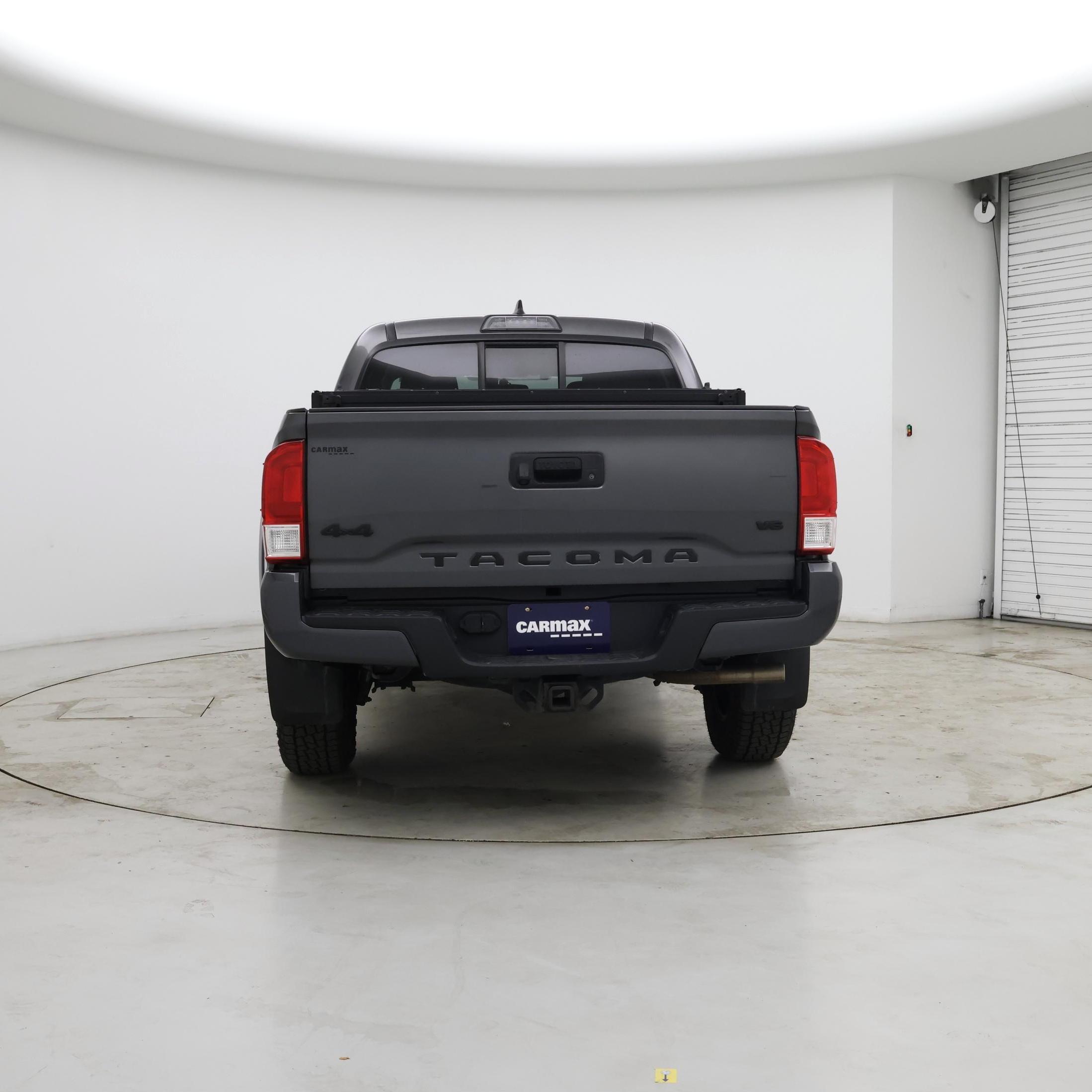 Thumbnail: 2017 Toyota Tacoma - 6