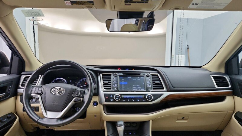 2019 Toyota Highlander Limited Platinum 9