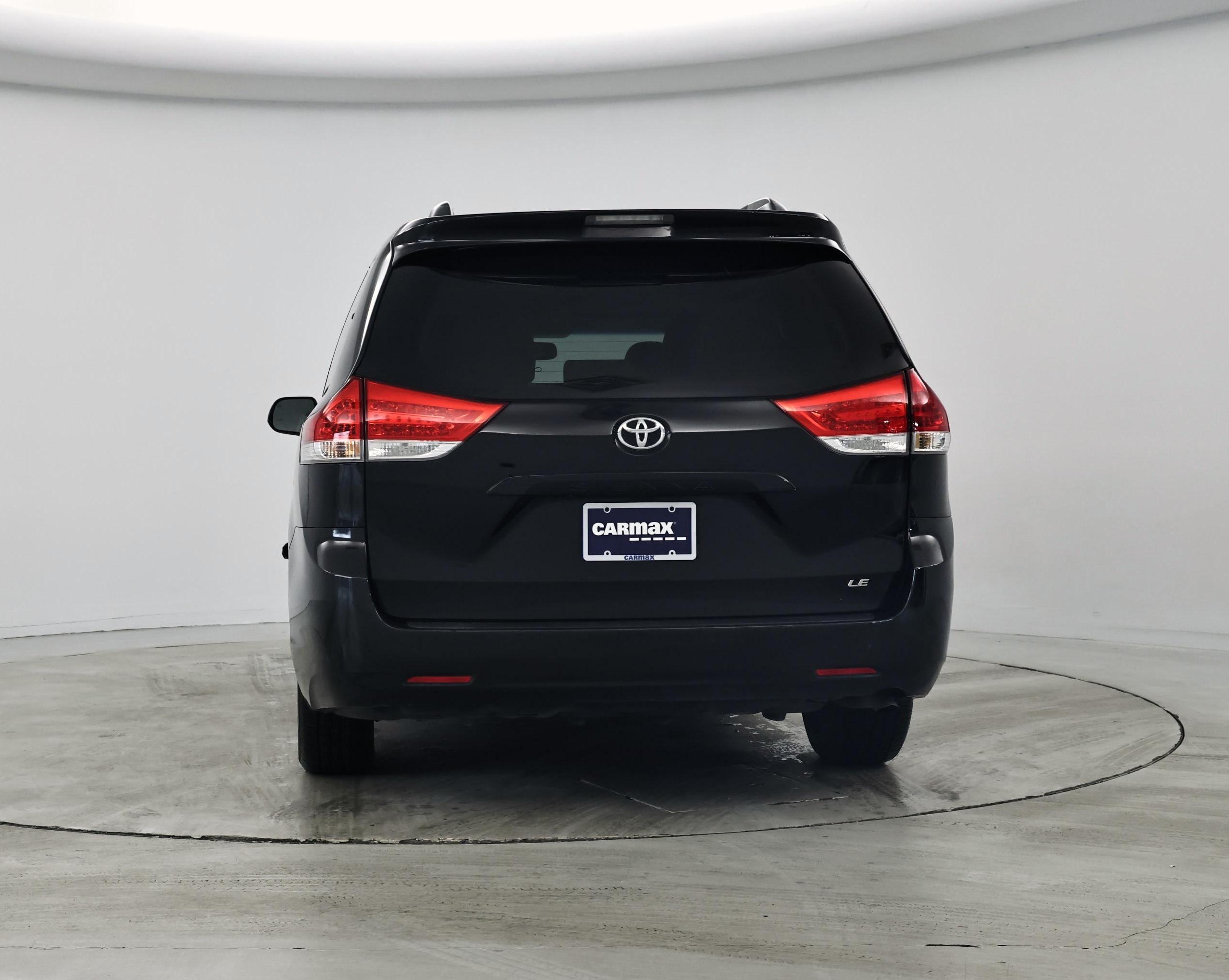 Thumbnail: 2014 Toyota Sienna - 6