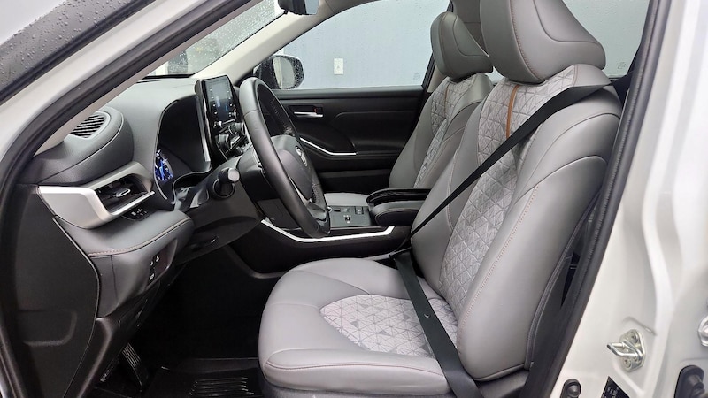 2022 Toyota Highlander Bronze Edition 11
