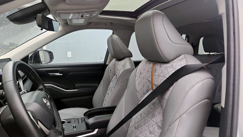 2022 Toyota Highlander Bronze Edition 19