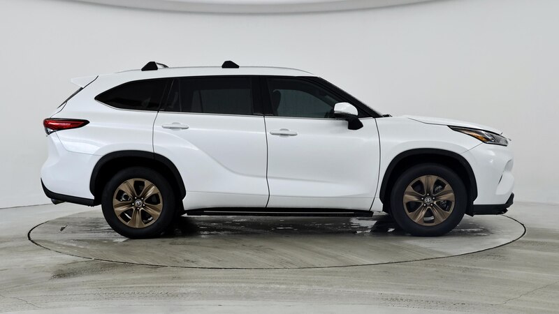 2022 Toyota Highlander Bronze Edition 7