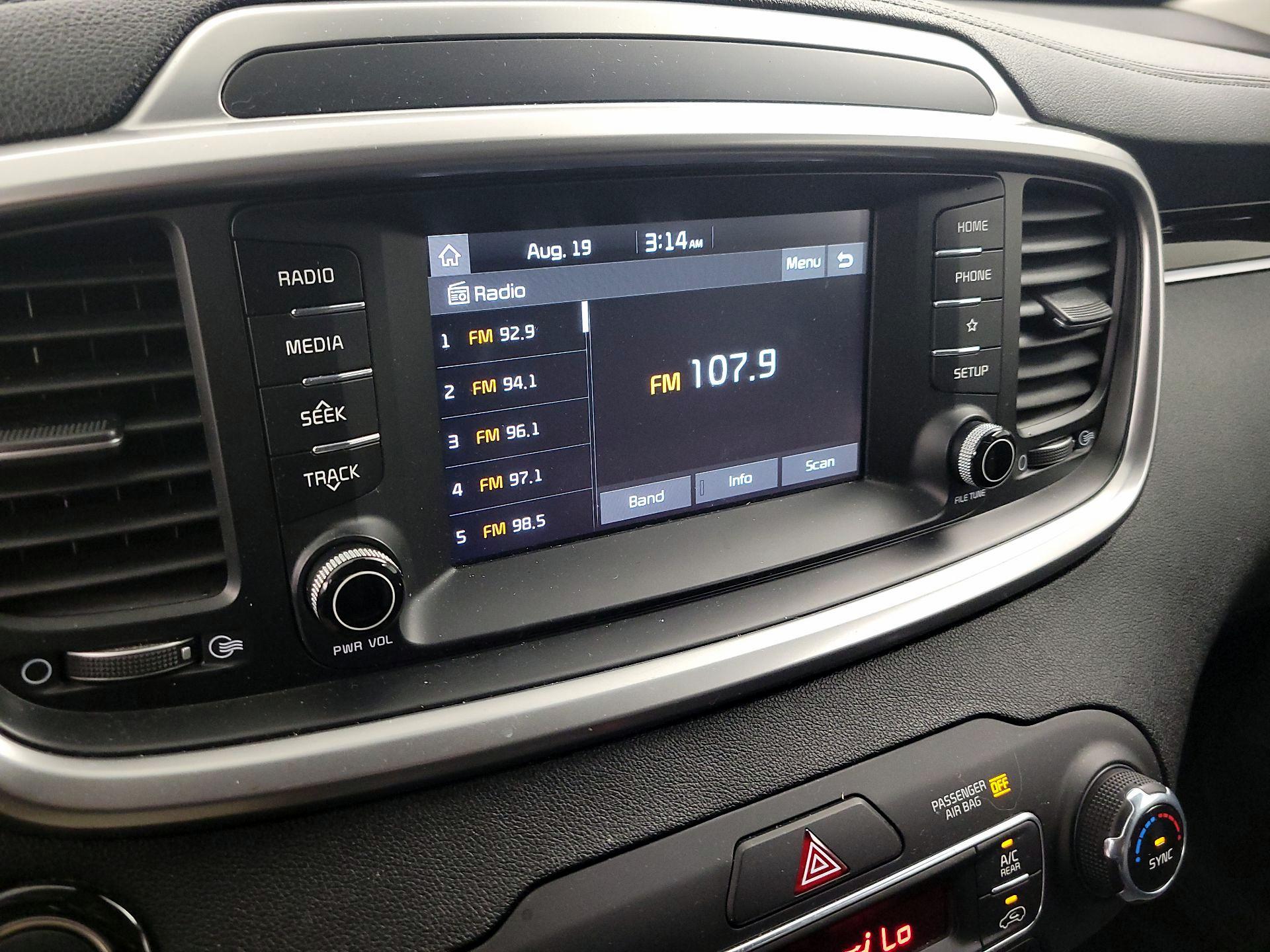 Thumbnail: 2020 Kia Sorento - 15