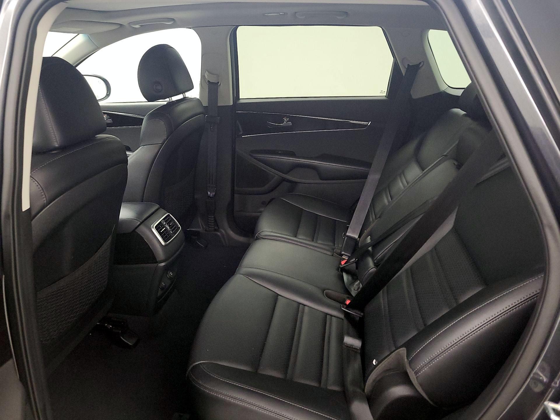 Thumbnail: 2020 Kia Sorento - 20