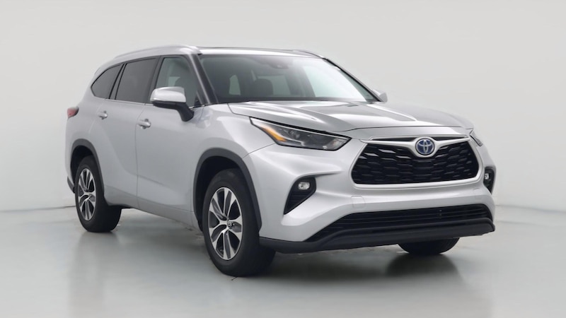 2022 Toyota Highlander XLE Hero Image