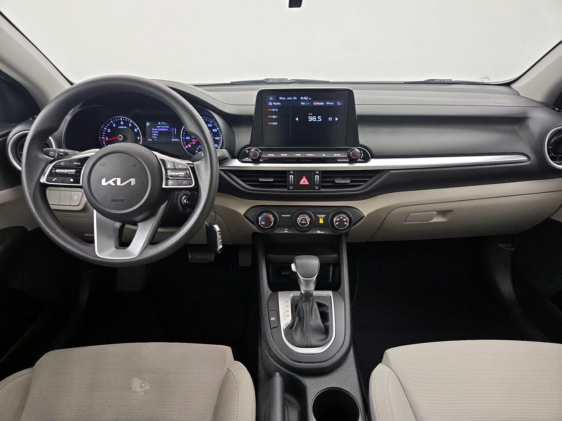 Thumbnail: 2022 Kia Forte - 9