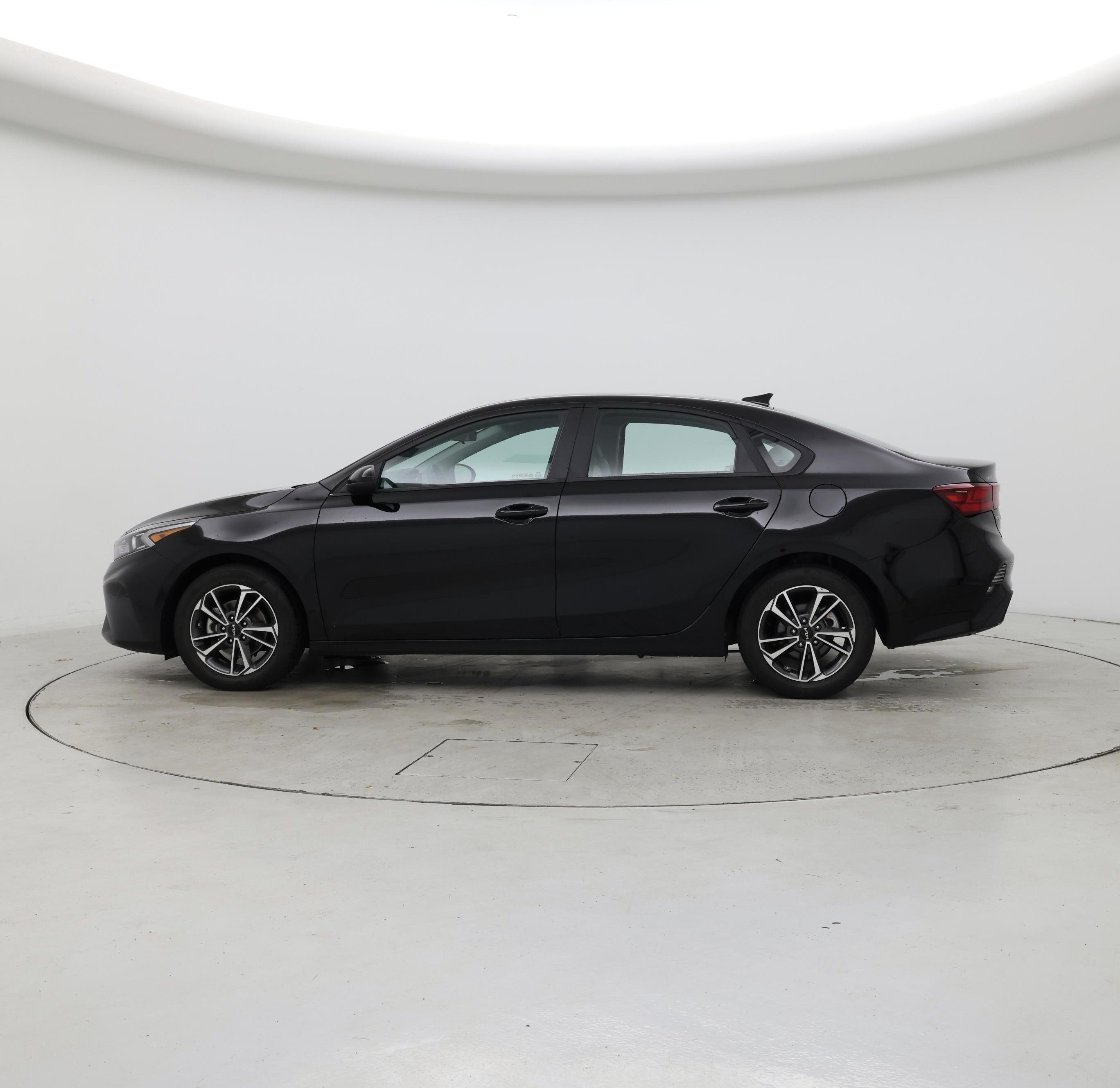 Thumbnail: 2022 Kia Forte - 3