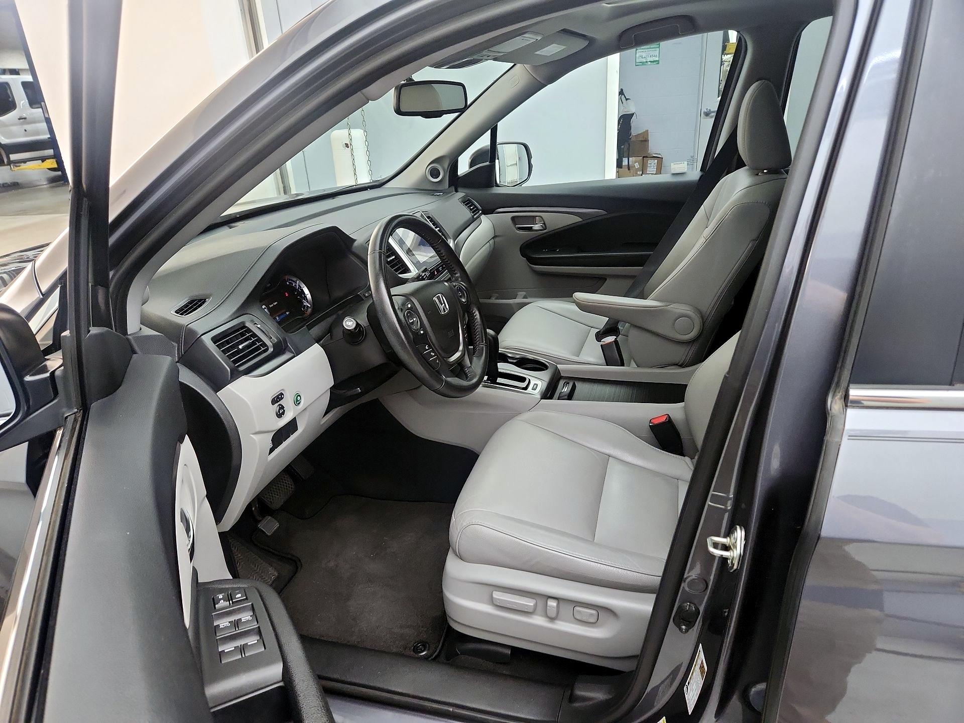 Thumbnail: 2016 Honda Pilot - 11