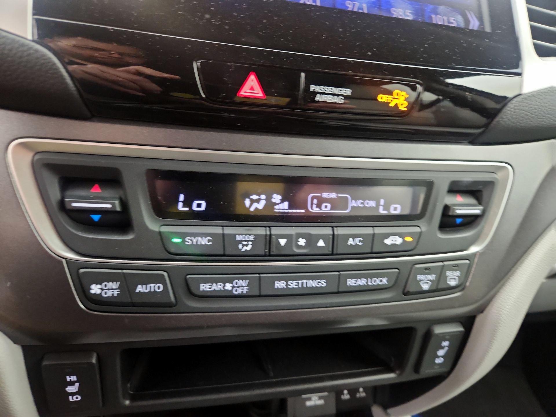 Thumbnail: 2016 Honda Pilot - 16