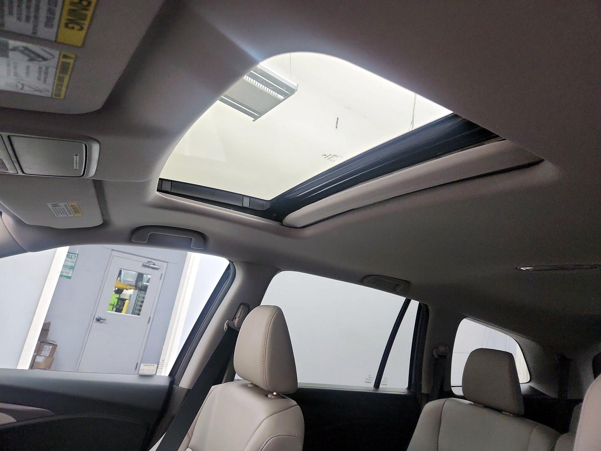 Thumbnail: 2016 Honda Pilot - 19