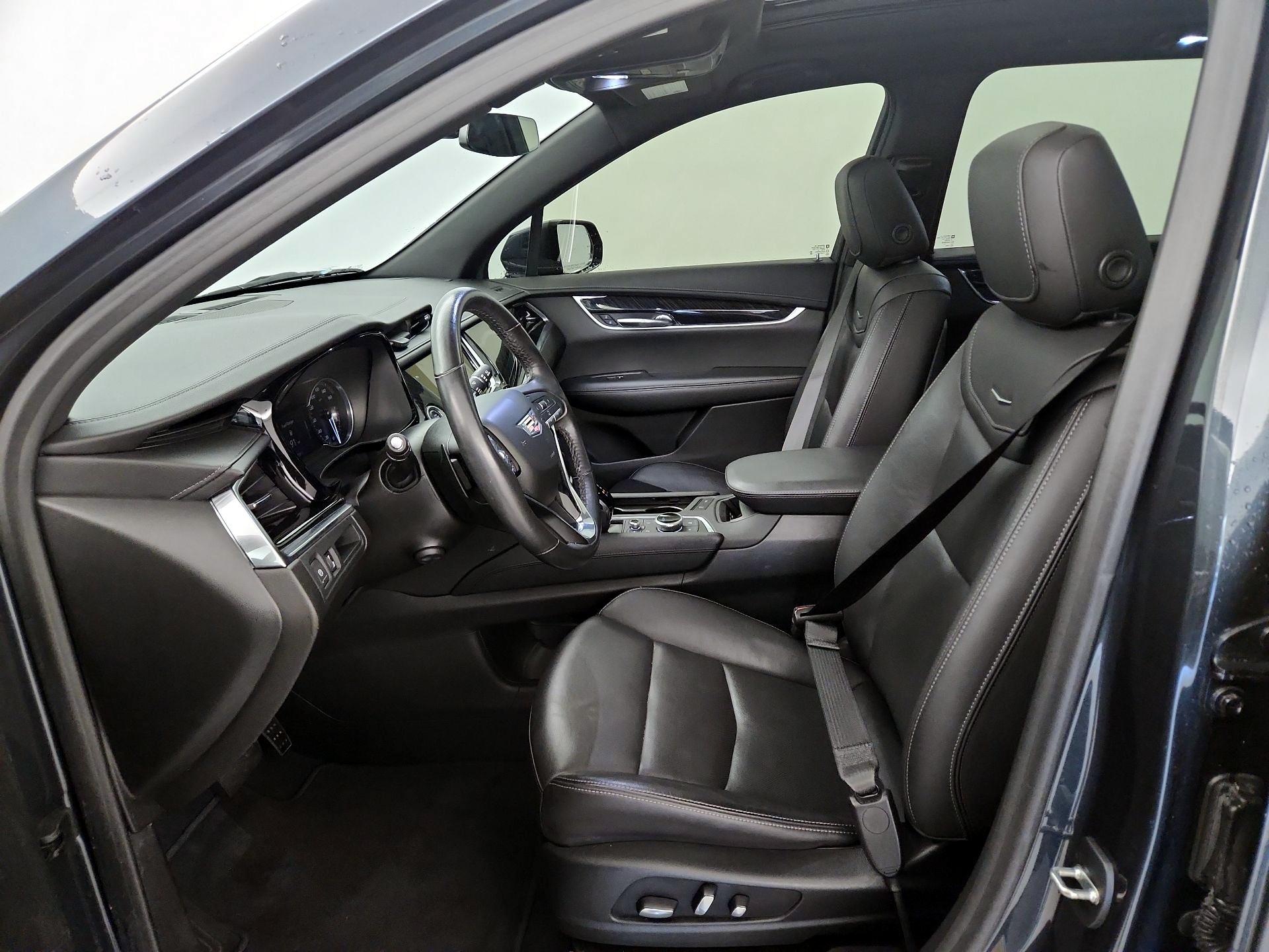 Thumbnail: 2021 Cadillac XT6 - 11