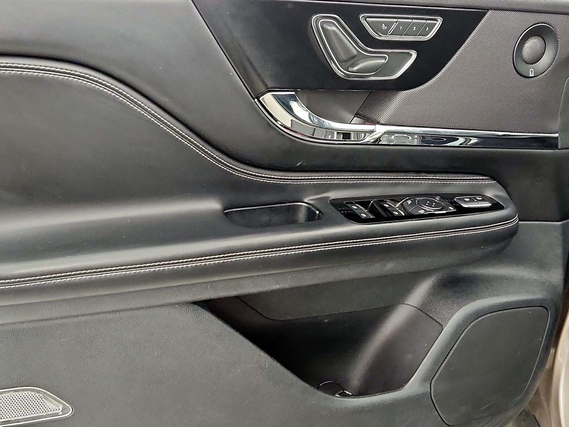 Thumbnail: 2020 Lincoln Corsair - 12