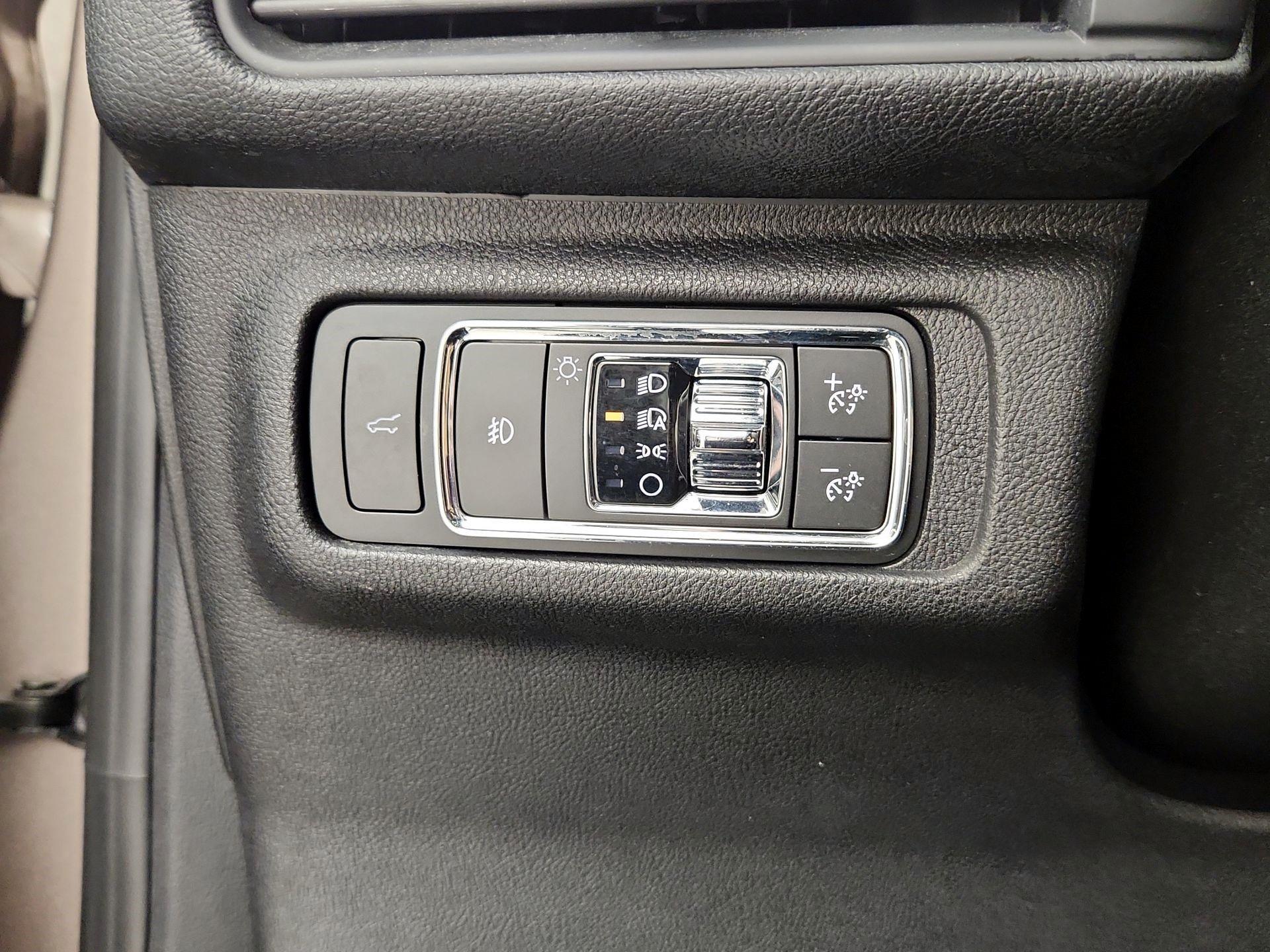 Thumbnail: 2020 Lincoln Corsair - 13