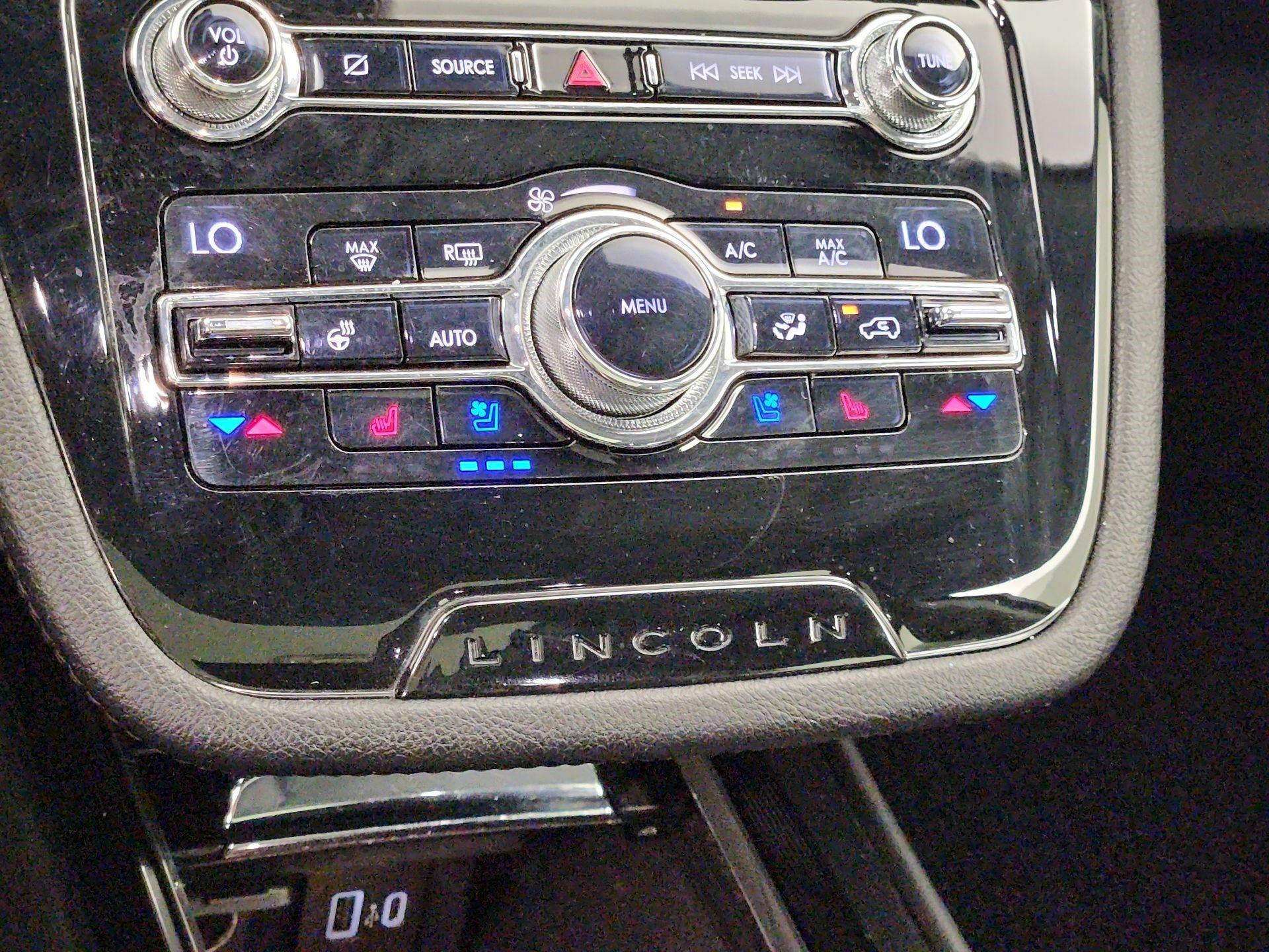 Thumbnail: 2020 Lincoln Corsair - 17