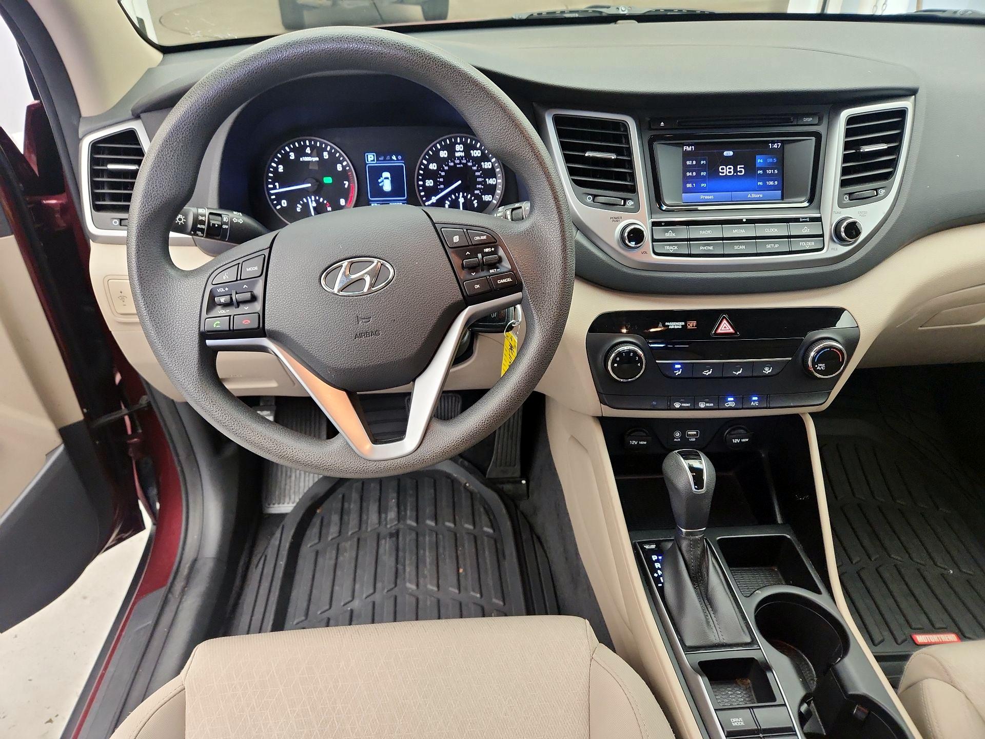 Thumbnail: 2016 Hyundai Tucson - 10