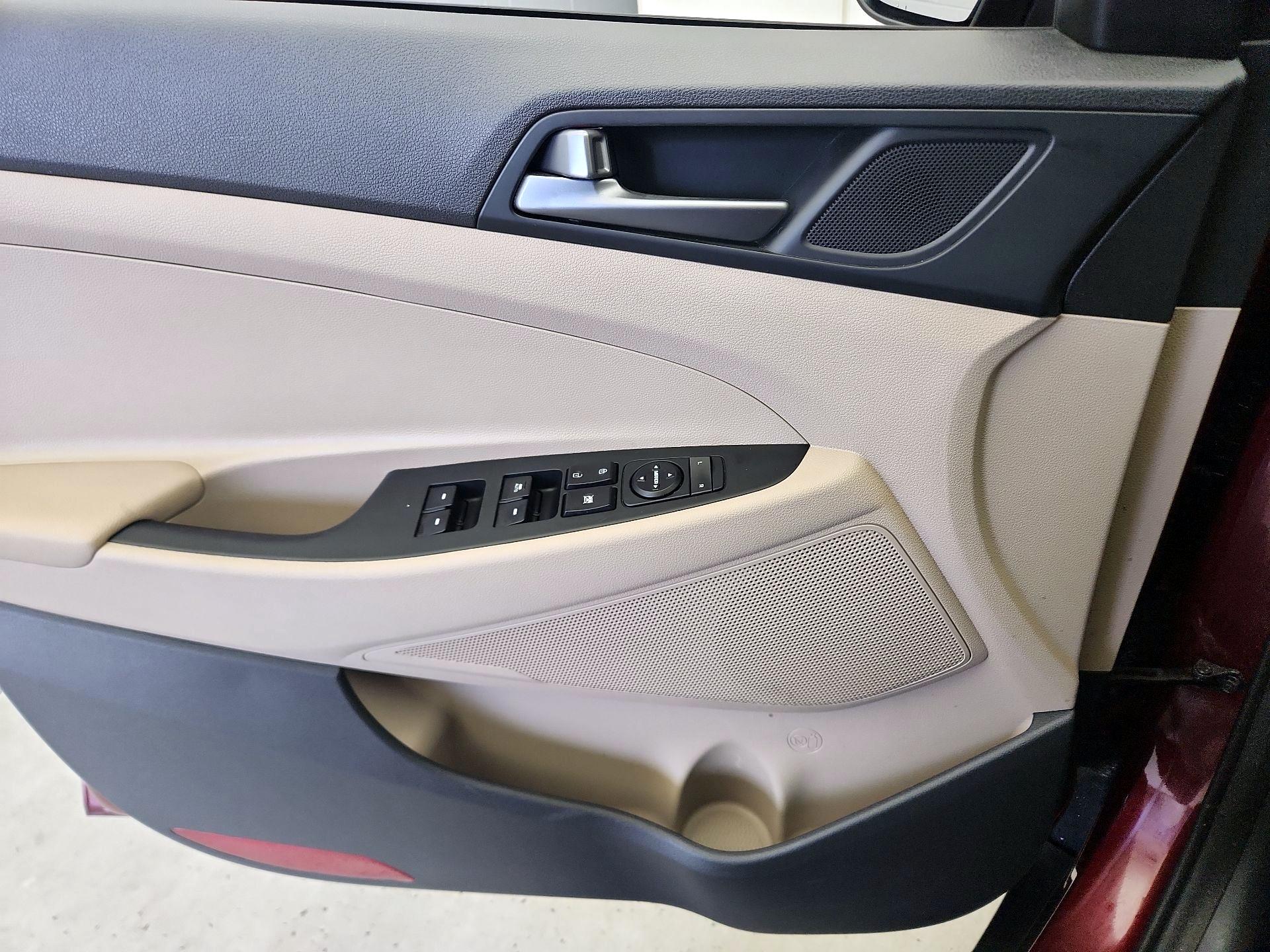 Thumbnail: 2016 Hyundai Tucson - 12